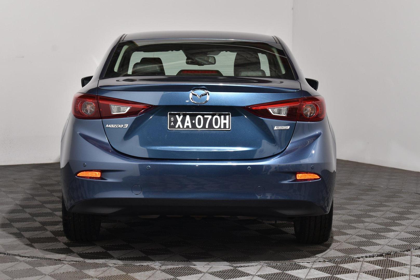 2018 Mazda 3 SP25 GT — photo 4