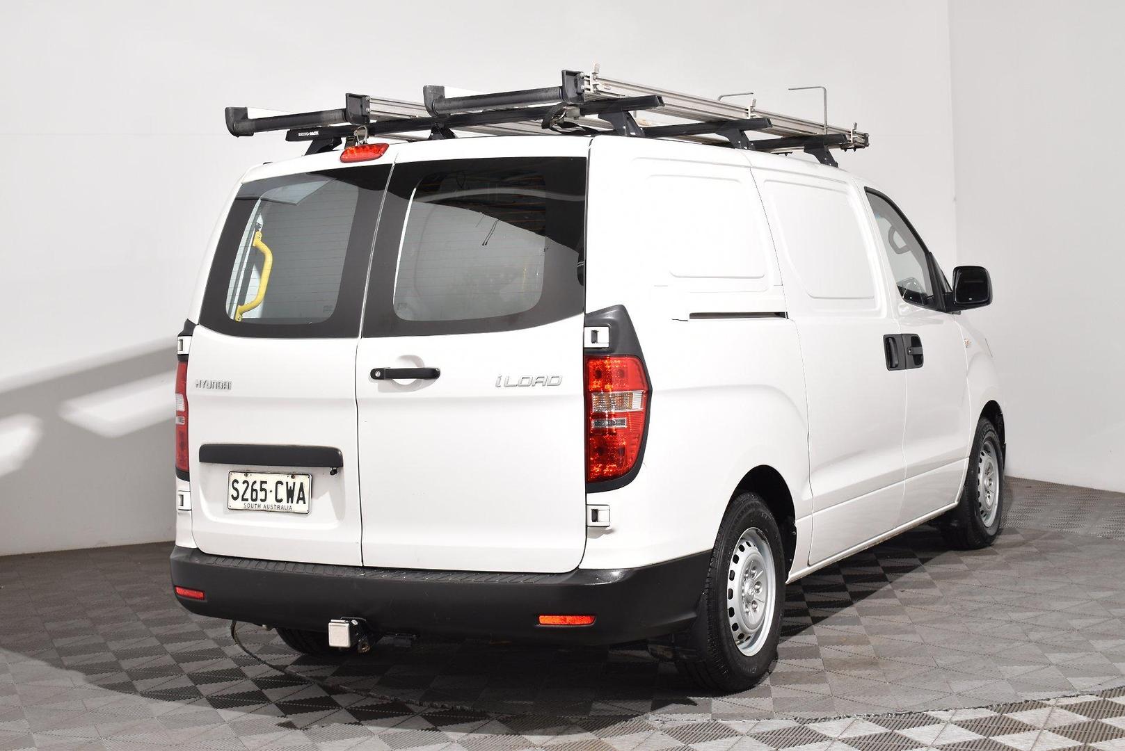 2020 Hyundai iLoad — photo 13