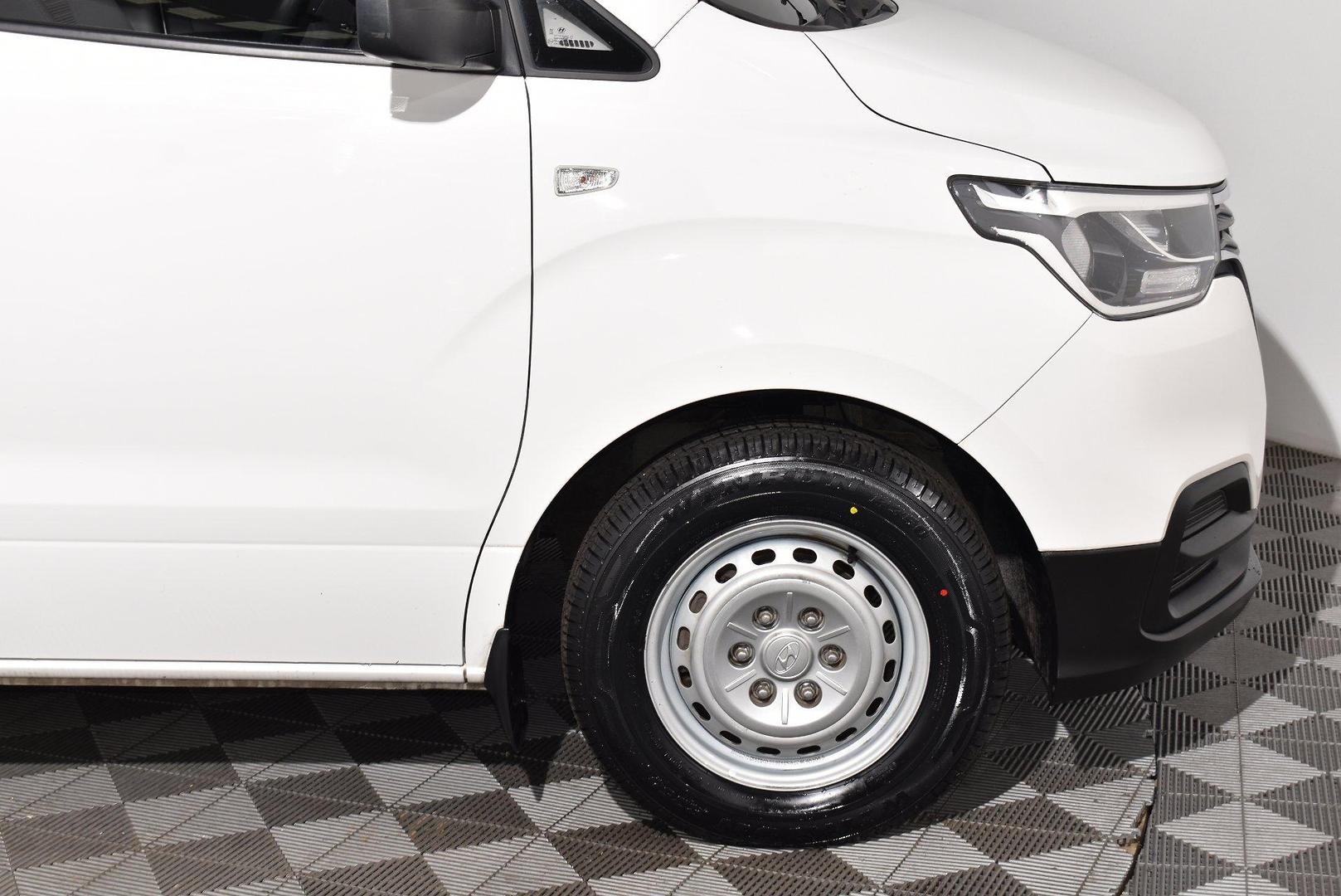 2020 Hyundai iLoad — photo 18