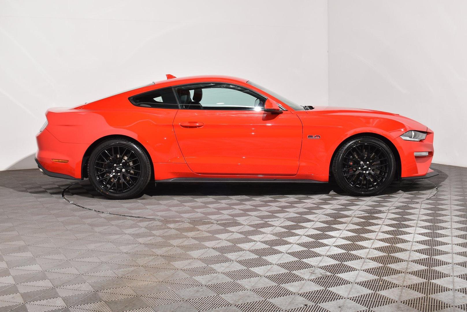 2021 Ford Mustang GT — photo 10