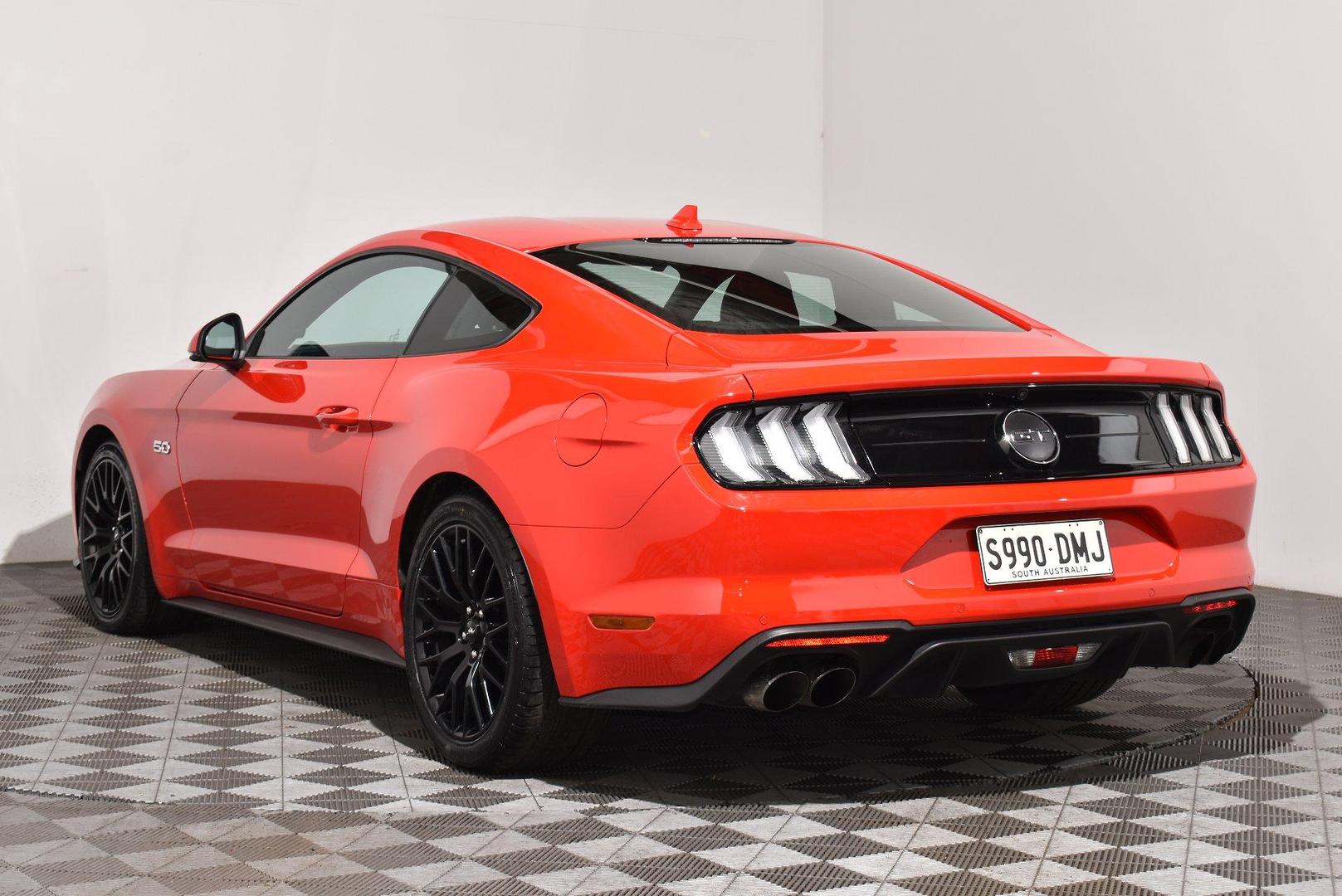 2021 Ford Mustang GT — photo 14