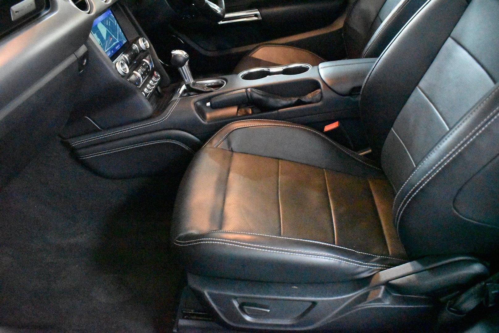 2021 Ford Mustang GT — photo 7