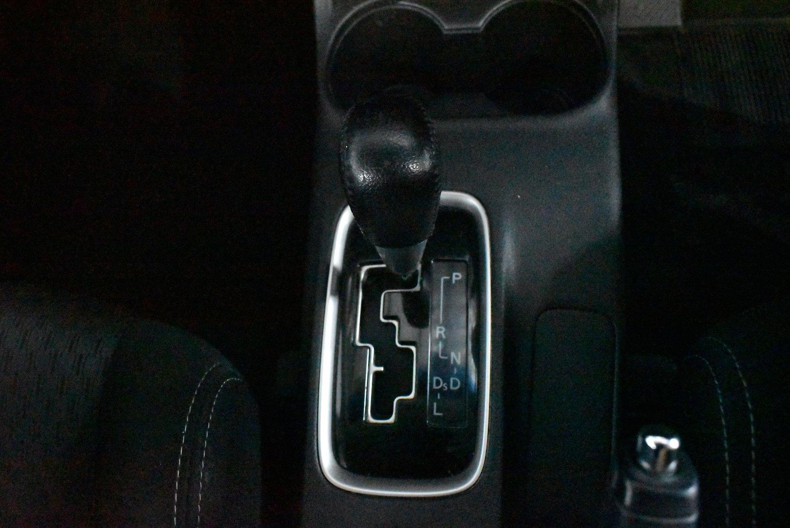 2014 Mitsubishi Outlander ES — photo 20
