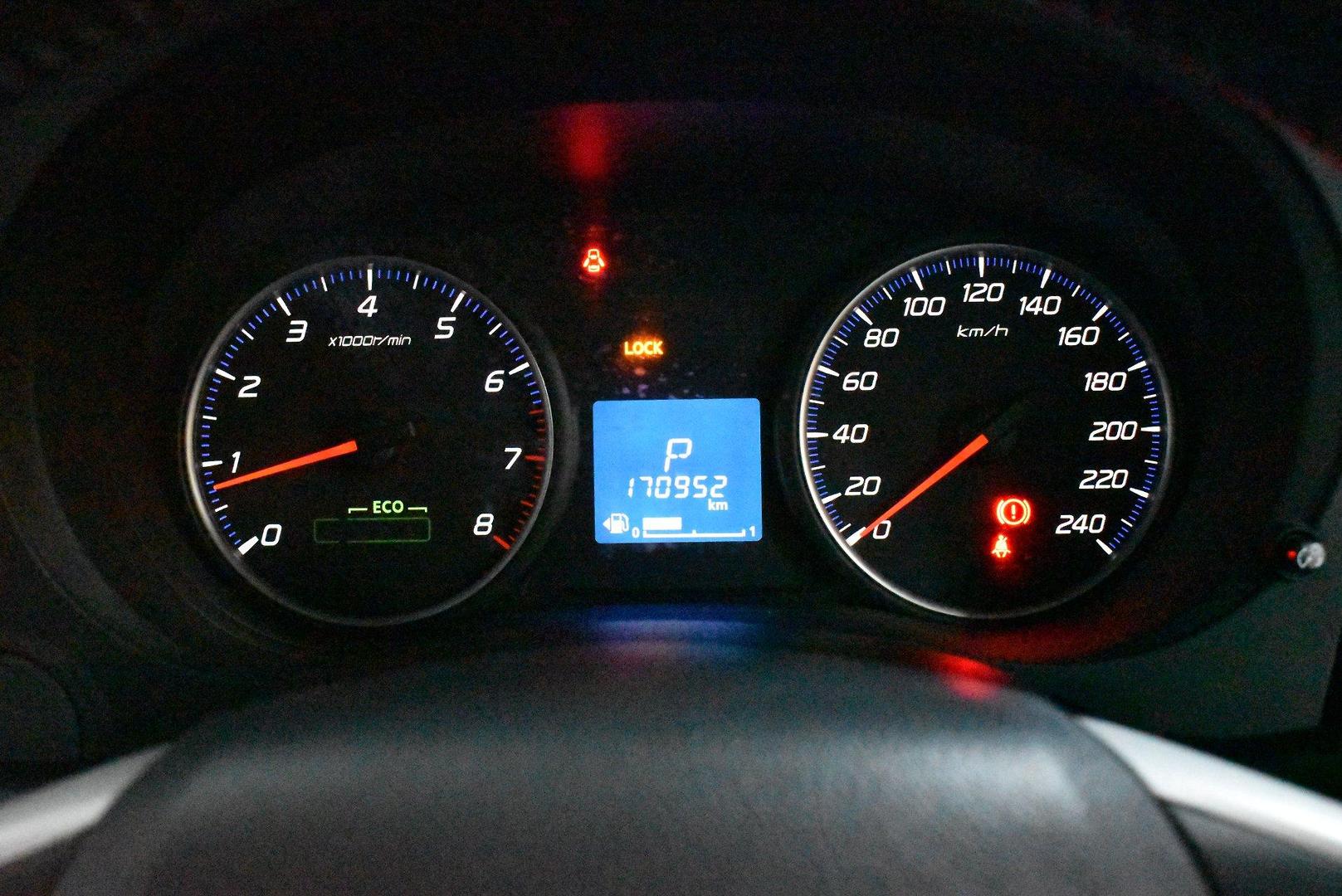 2014 Mitsubishi Outlander ES — photo 24