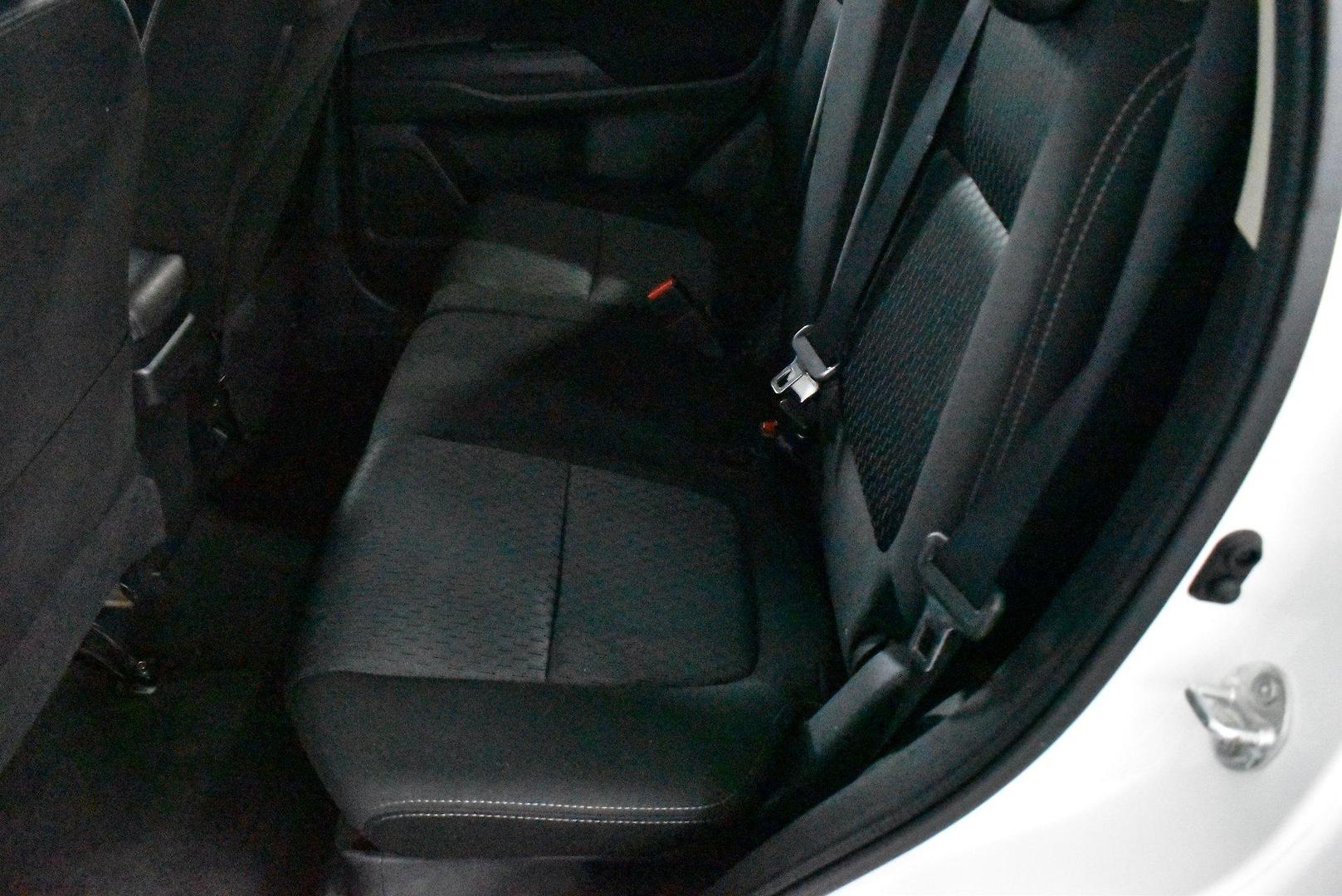 2014 Mitsubishi Outlander ES — photo 8