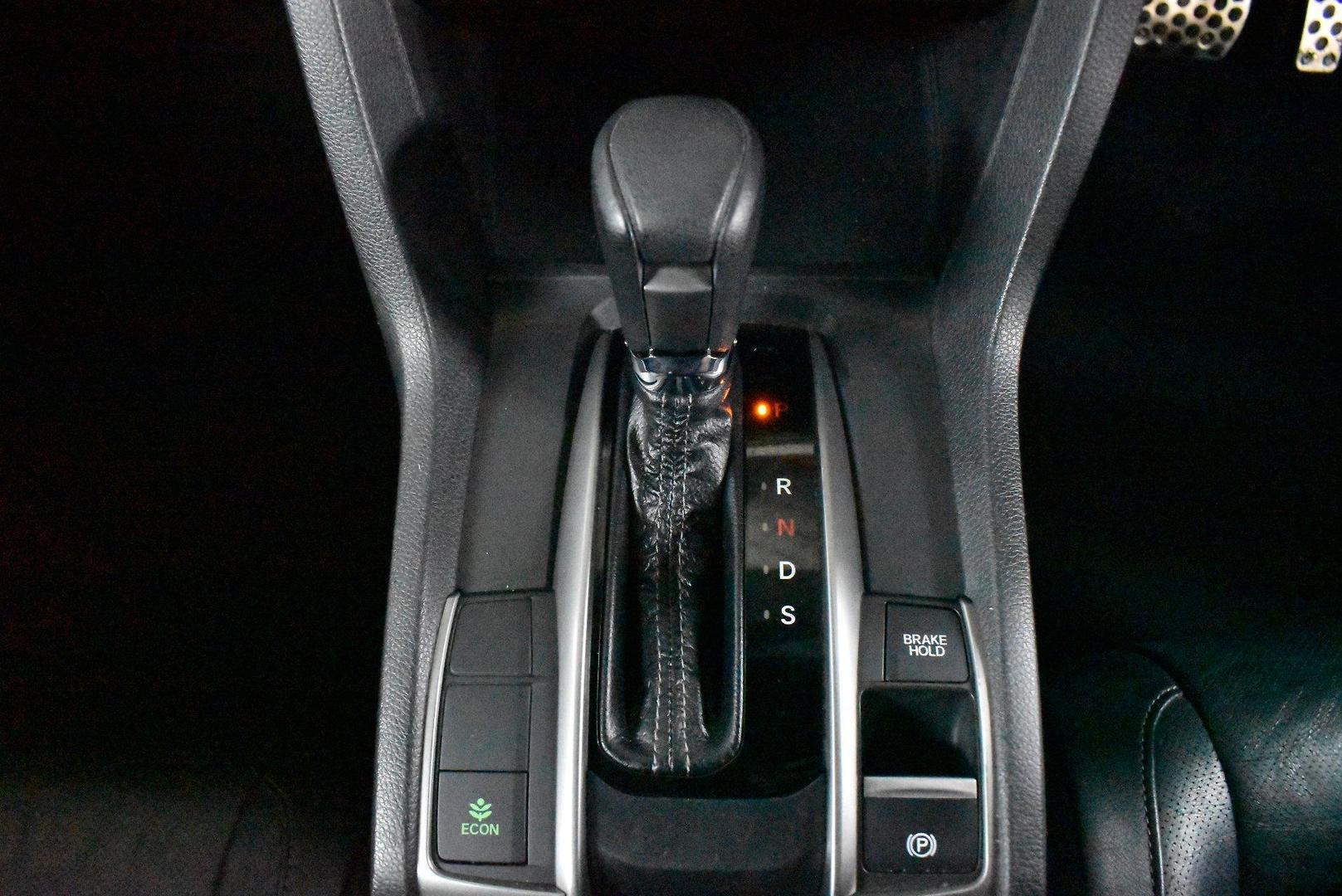2017 Honda Civic RS — photo 20