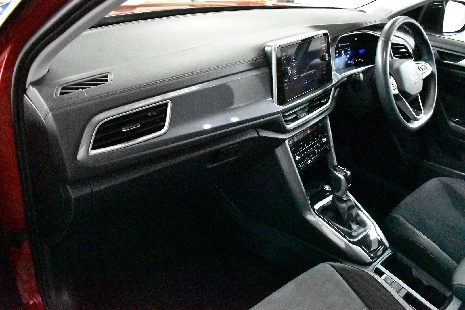 2022 Volkswagen T-Roc 110TSI Style — photo 6