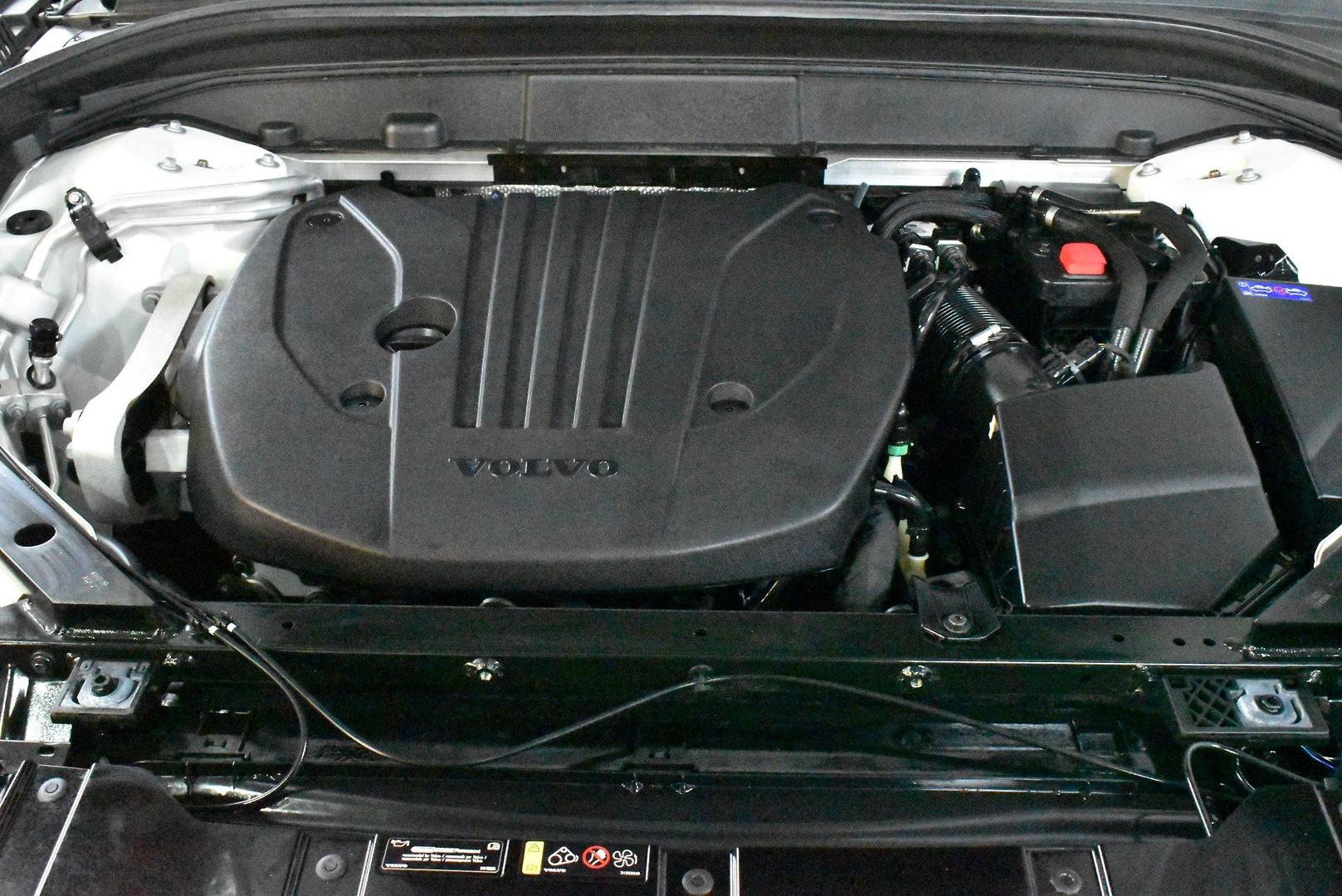 2021 Volvo XC60 B5 Inscription — photo 17
