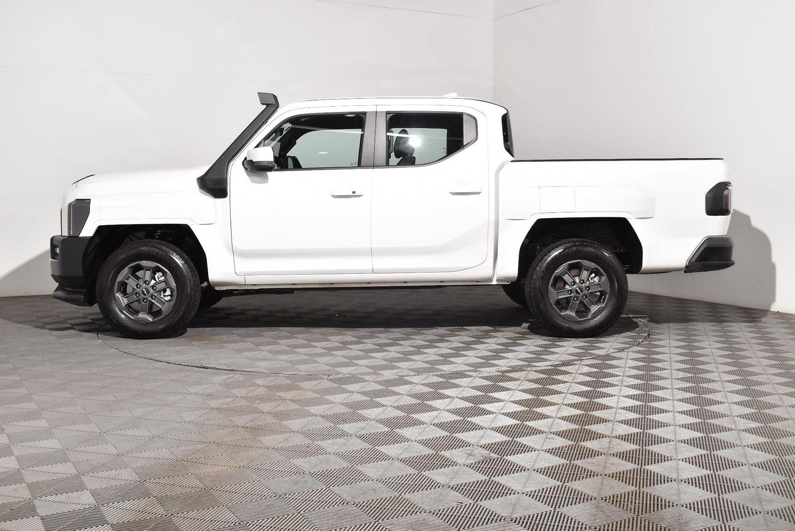 2025 Kia Tasman SX — photo 11