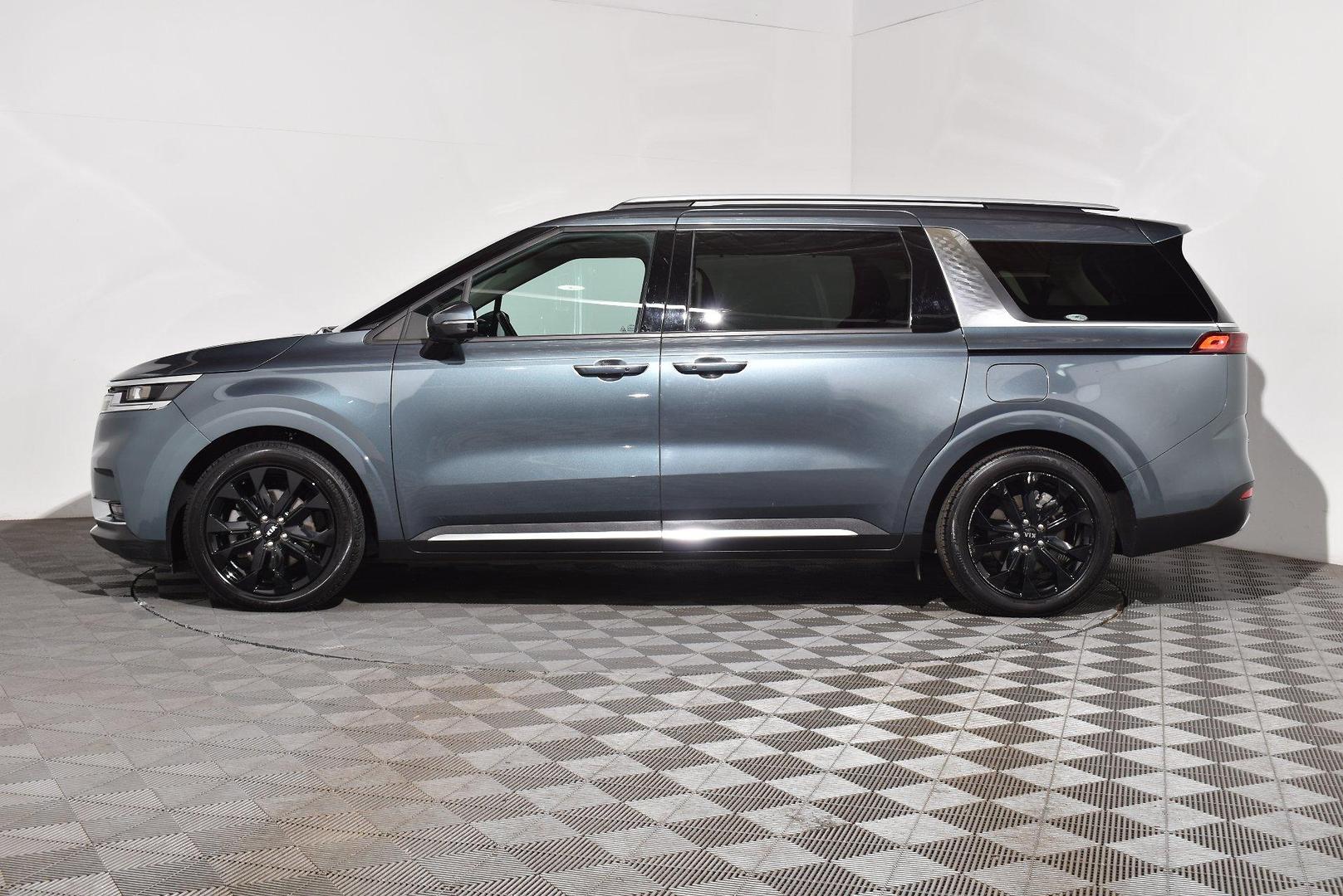 2020 Kia Carnival Platinum — photo 11