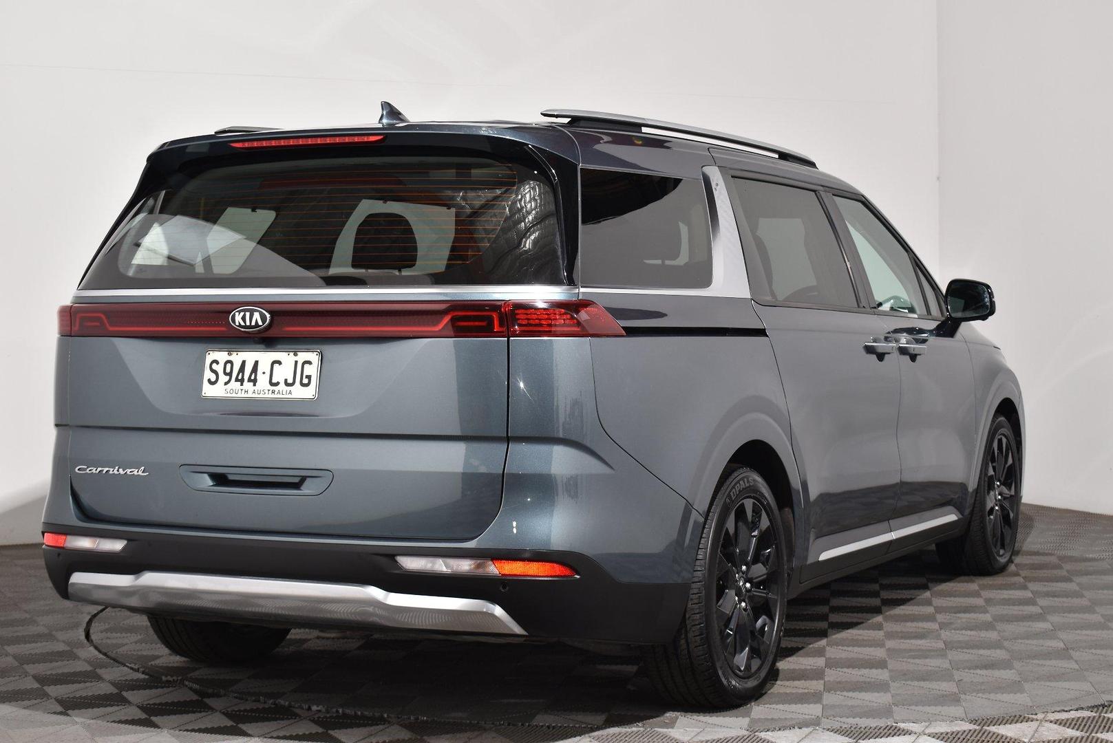 2020 Kia Carnival Platinum — photo 14