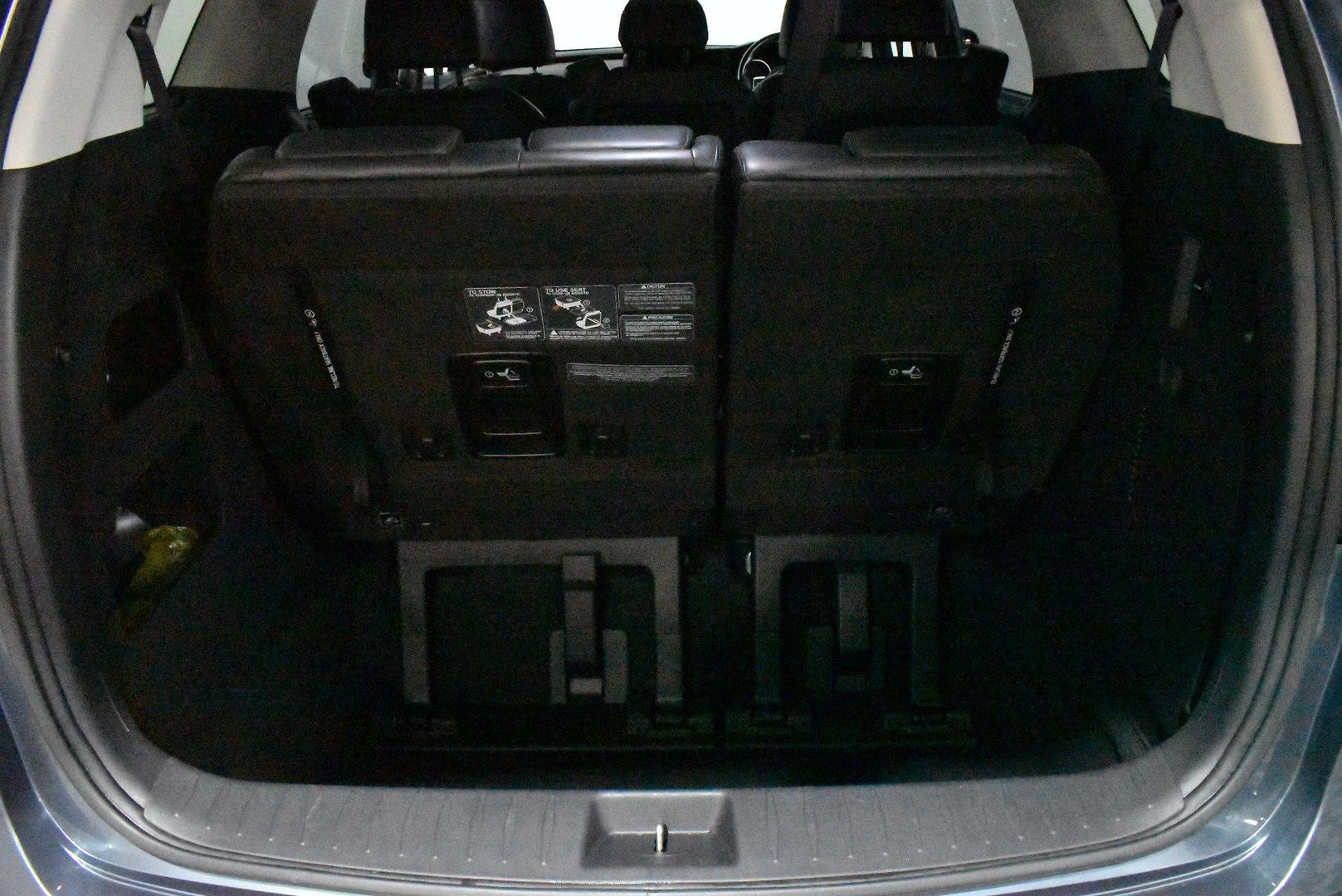2020 Kia Carnival Platinum — photo 16