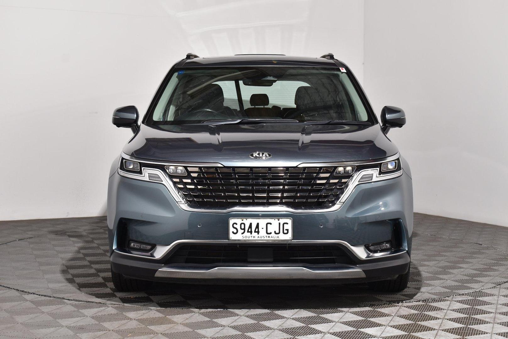 2020 Kia Carnival Platinum — photo 3