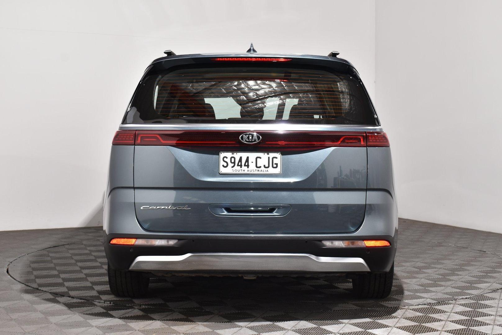 2020 Kia Carnival Platinum — photo 4