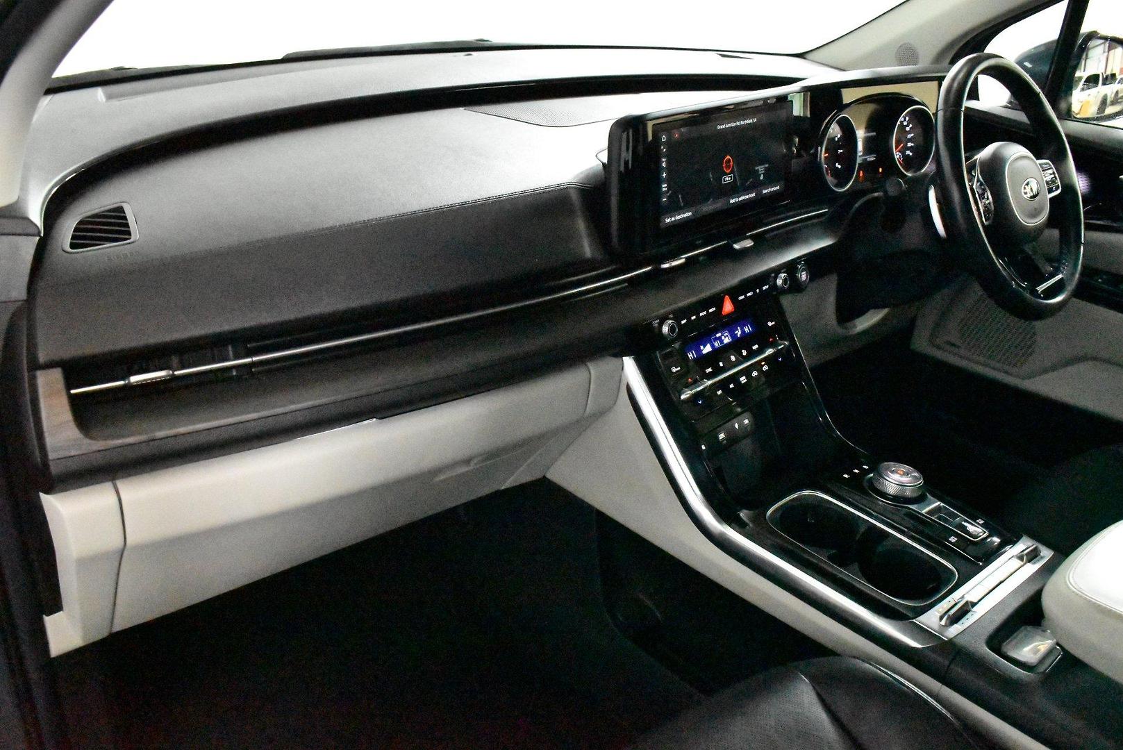 2020 Kia Carnival Platinum — photo 6