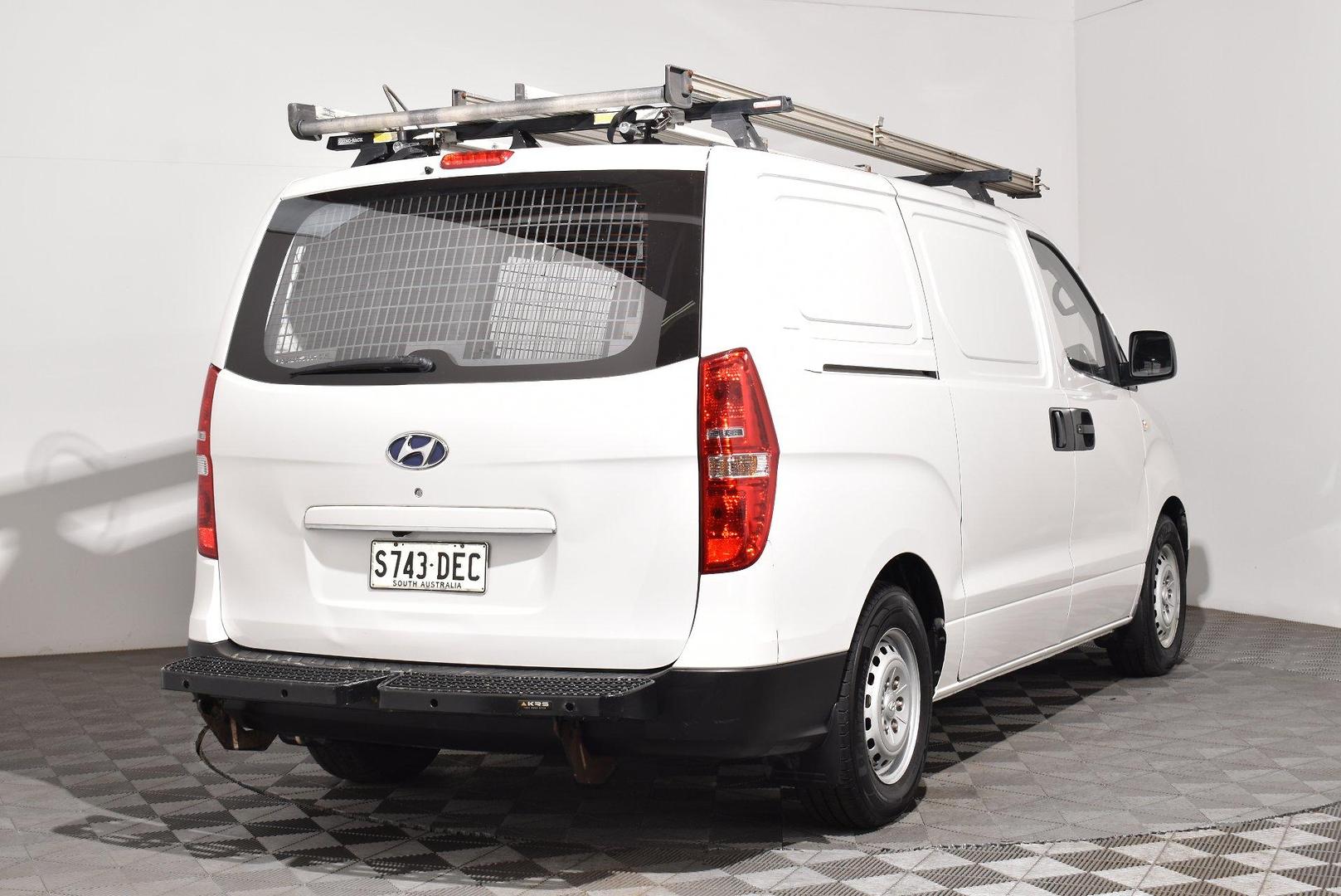 2019 Hyundai iLoad — photo 13