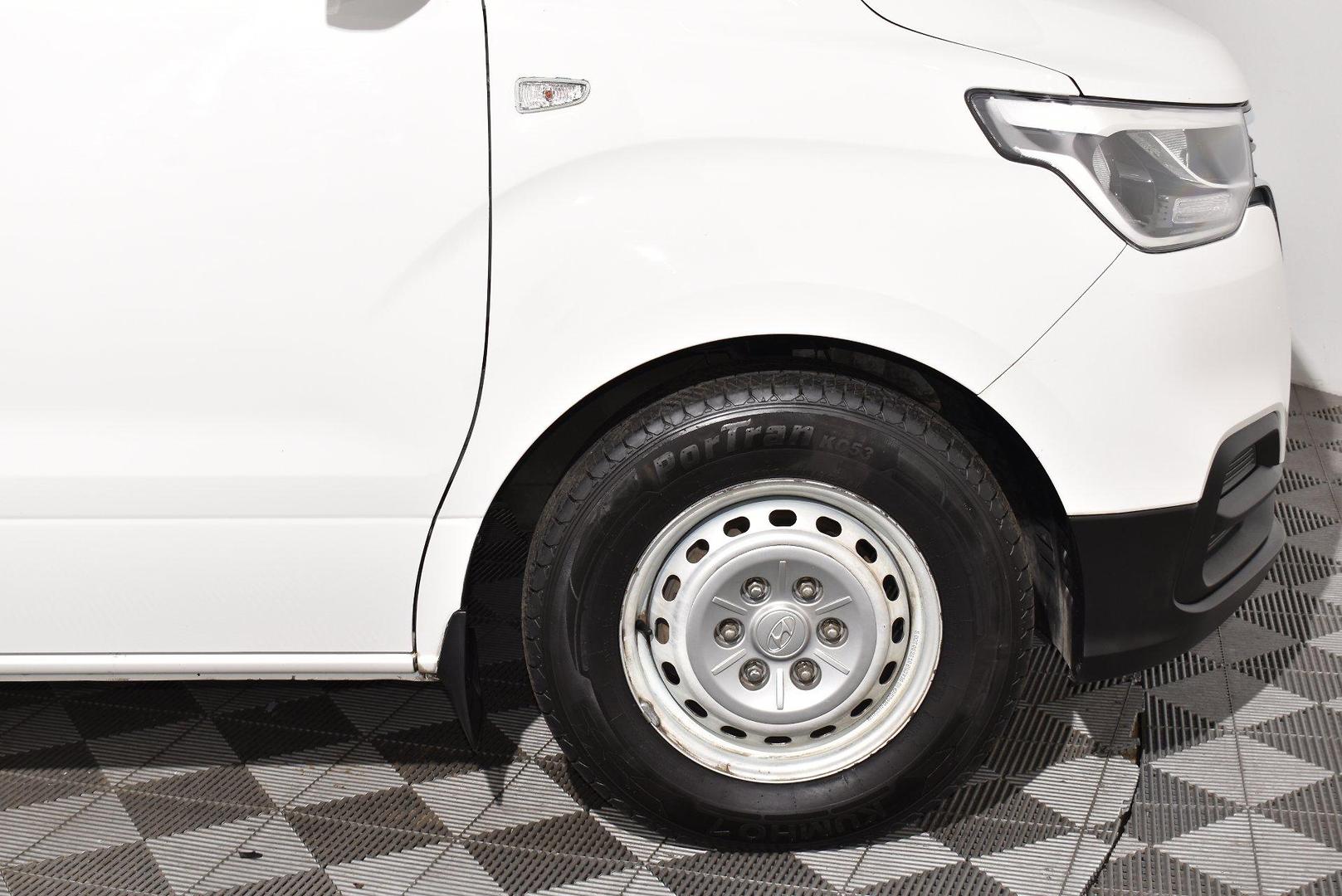 2019 Hyundai iLoad — photo 18