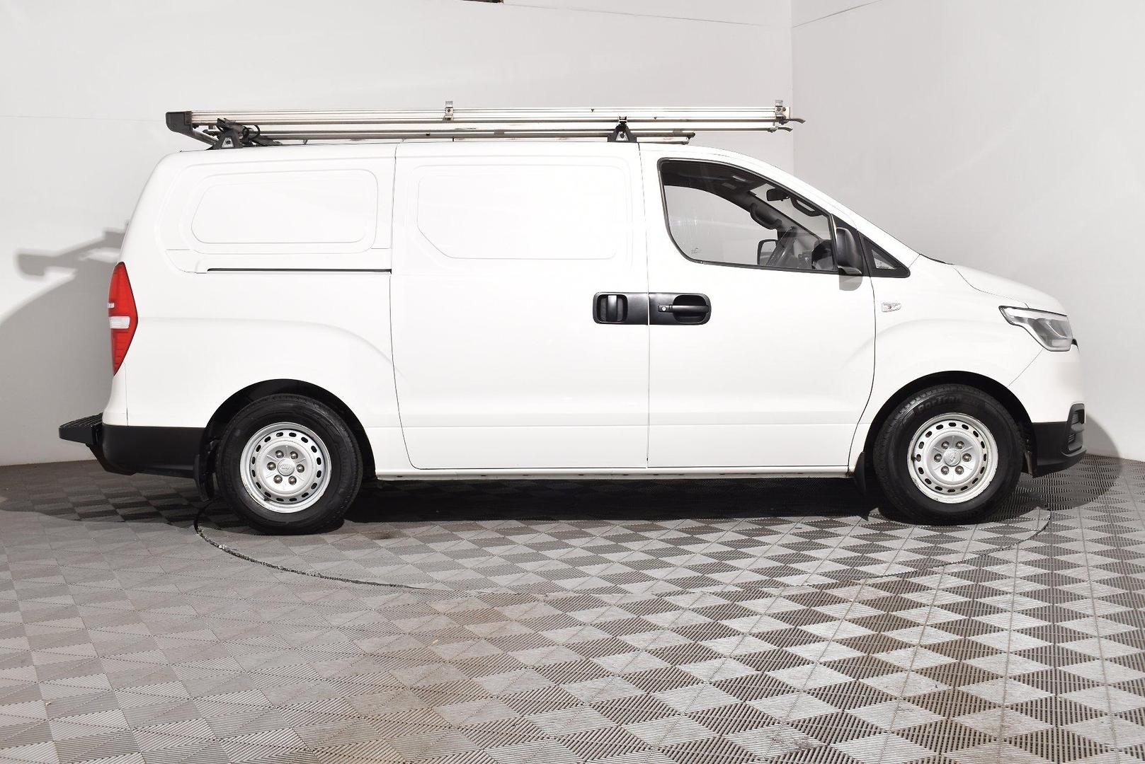 2019 Hyundai iLoad — photo 9