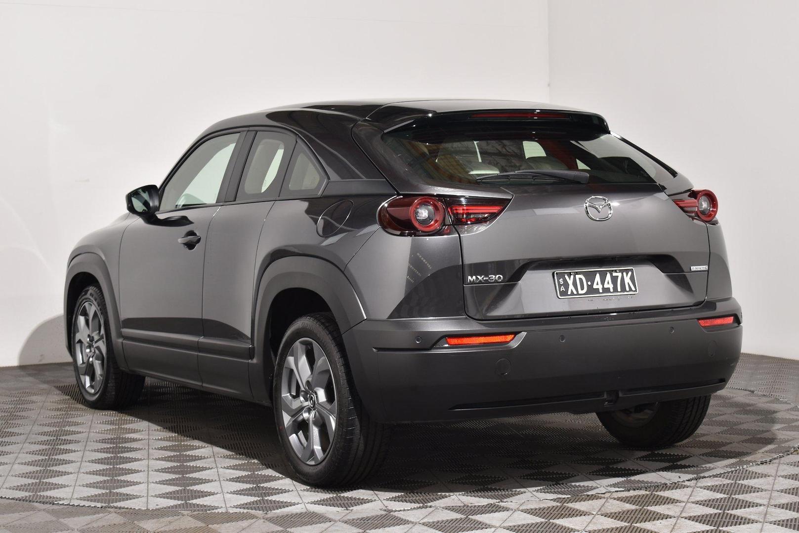 2023 Mazda MX-30 G20e Touring — photo 2