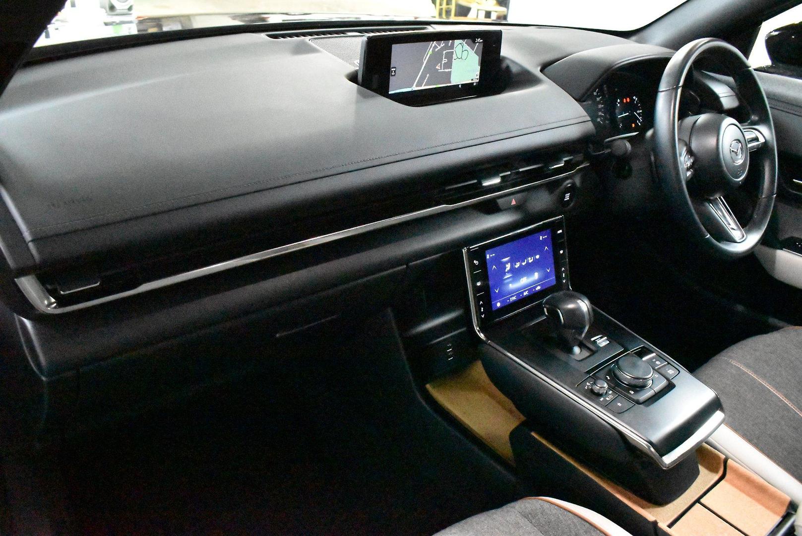2023 Mazda MX-30 G20e Touring — photo 6