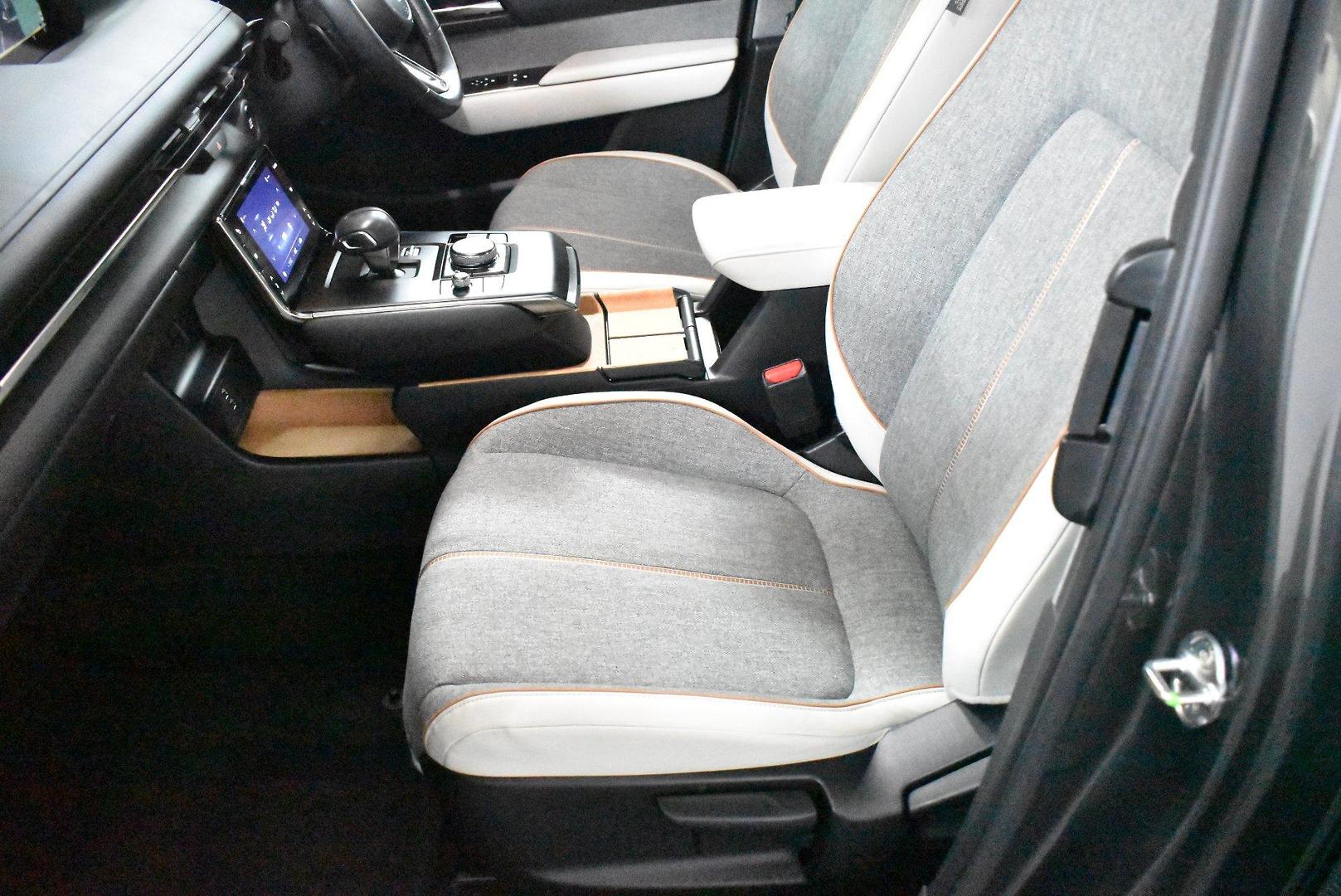 2023 Mazda MX-30 G20e Touring — photo 7