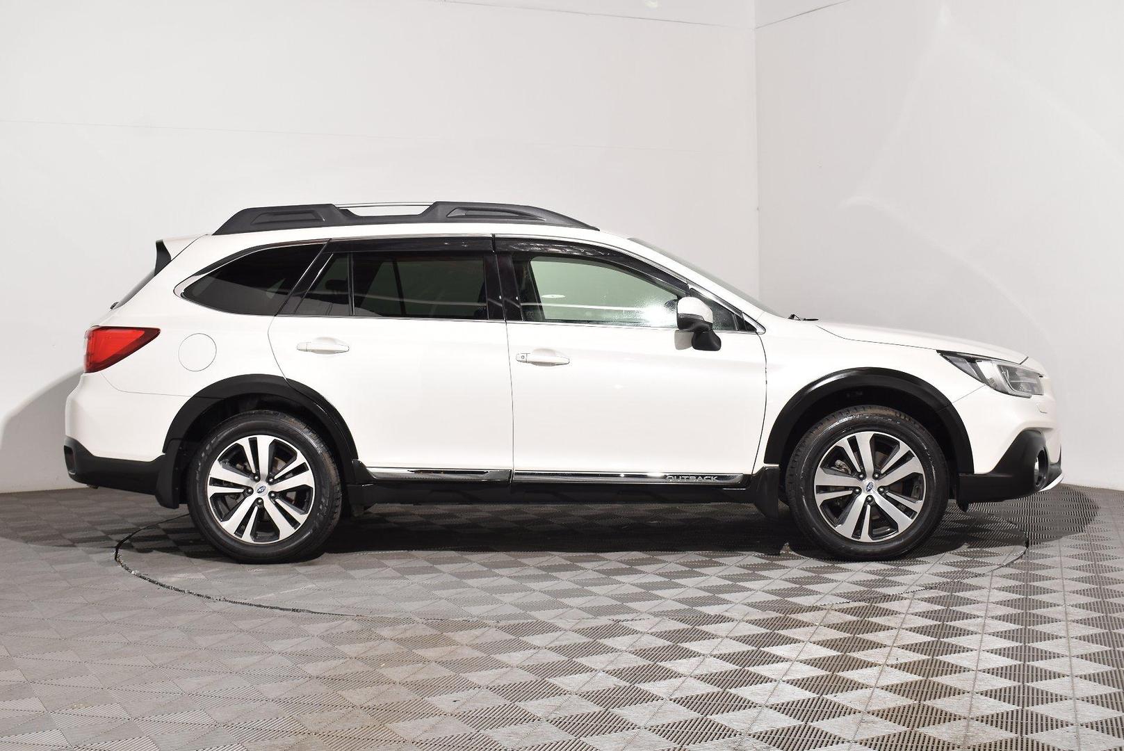 2018 Subaru Outback 36R — photo 10