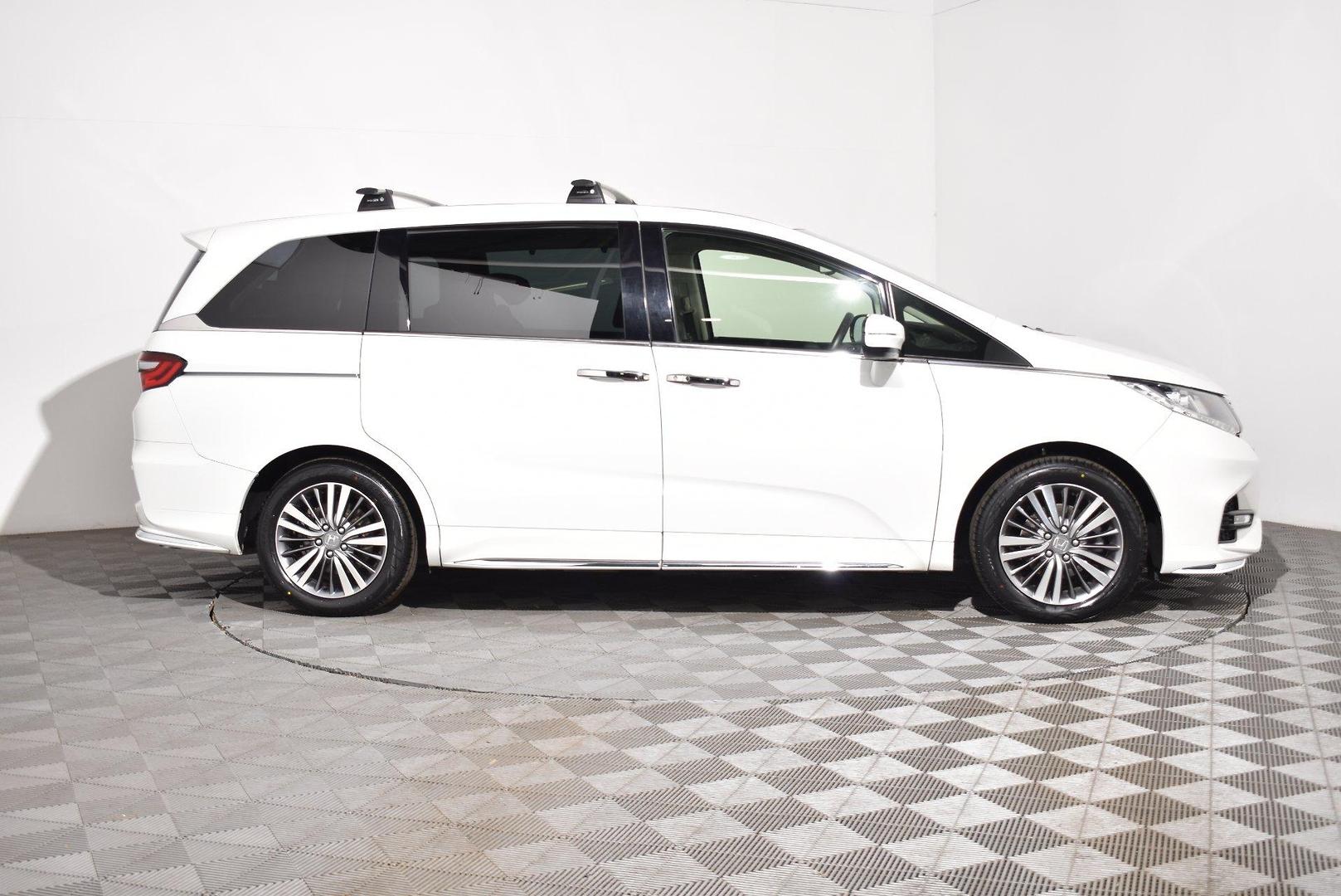 2019 Honda Odyssey VTiL — photo 11