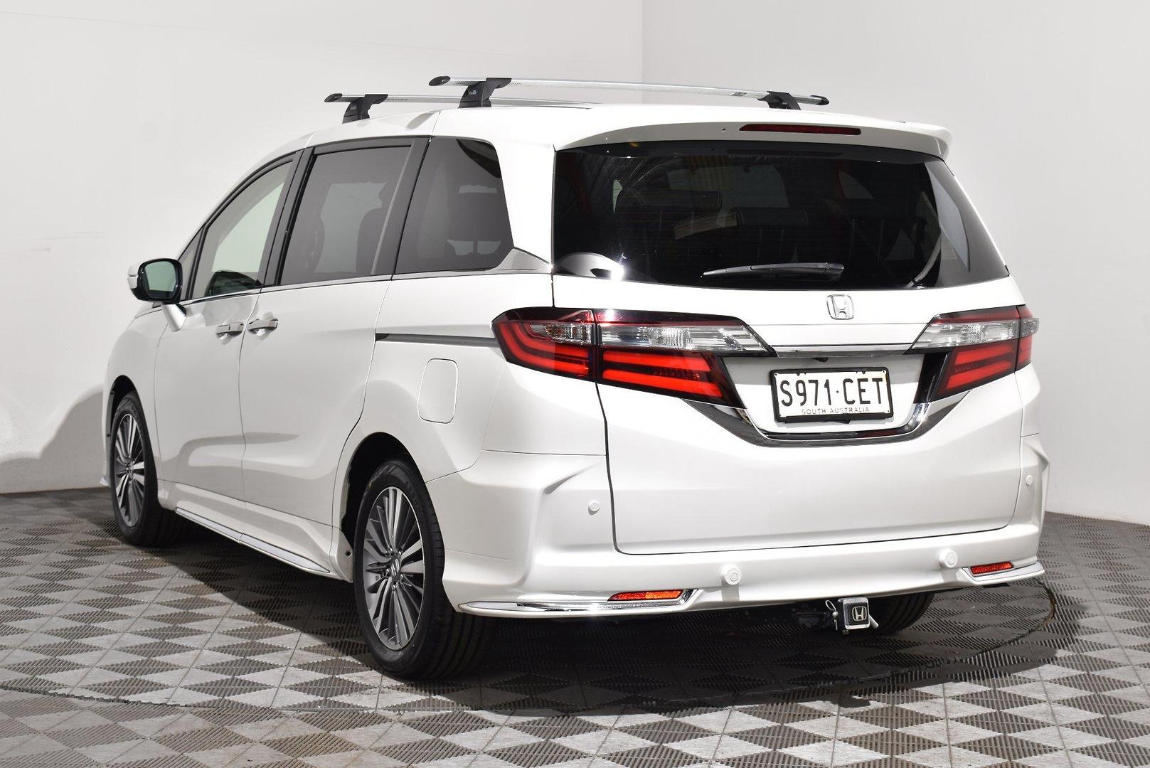 2019 Honda Odyssey VTiL — photo 2