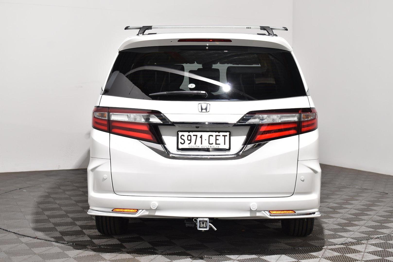 2019 Honda Odyssey VTiL — photo 4