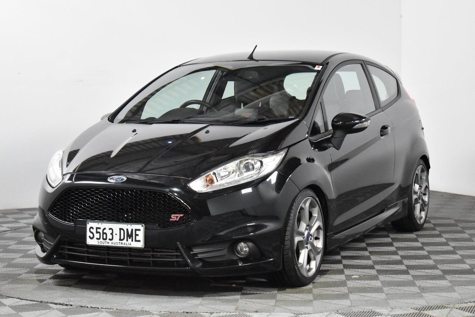 2015 Ford Fiesta ST — photo 13