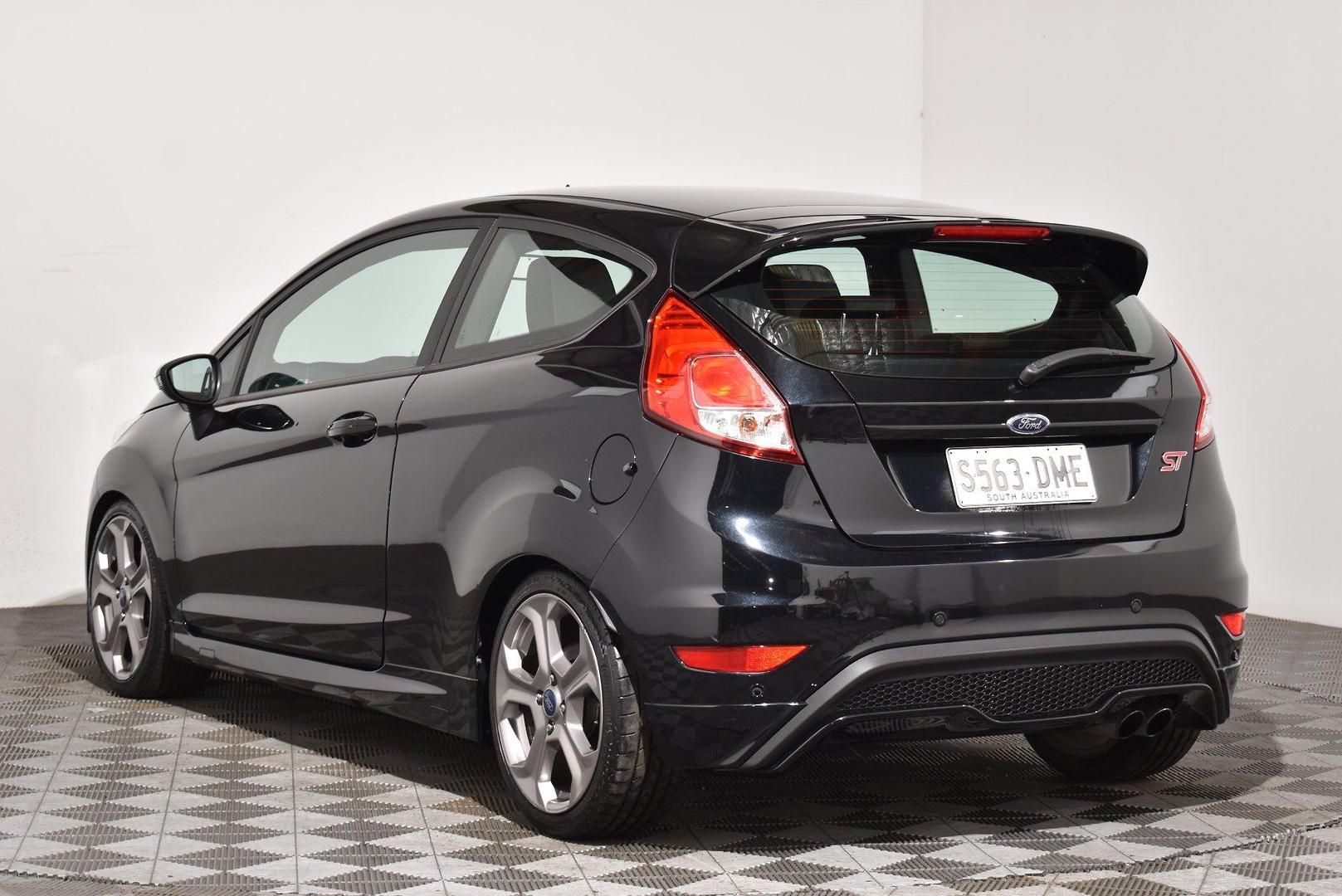 2015 Ford Fiesta ST — photo 2