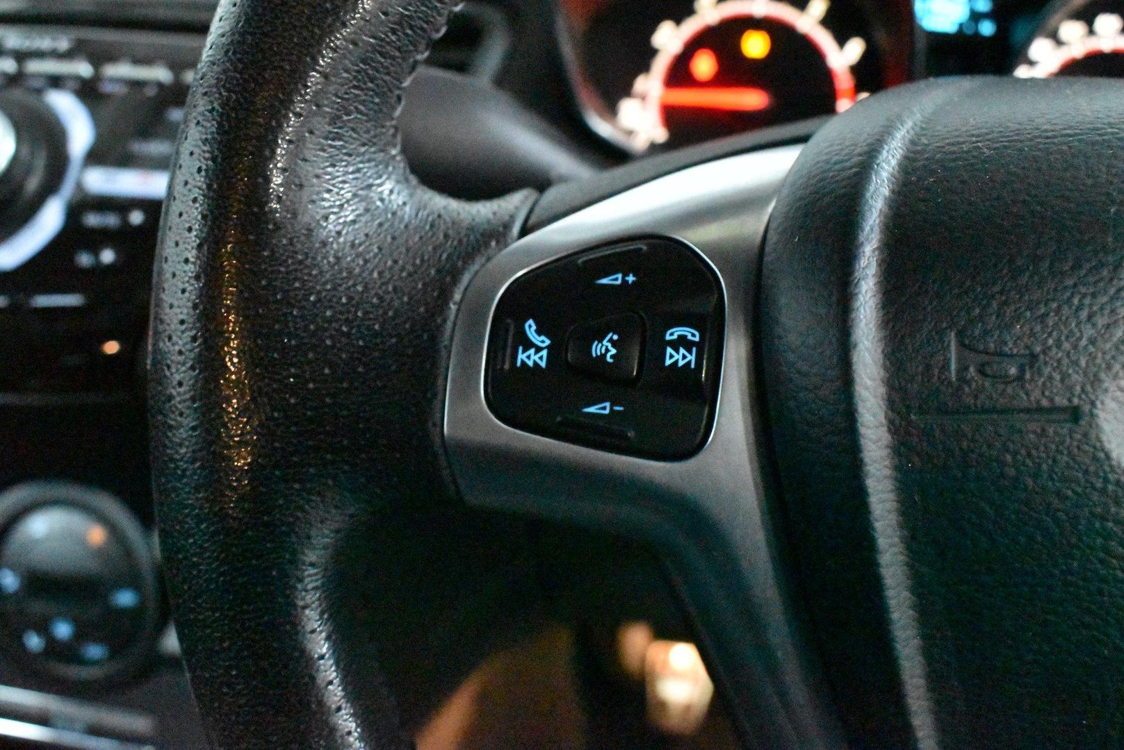 2015 Ford Fiesta ST — photo 21