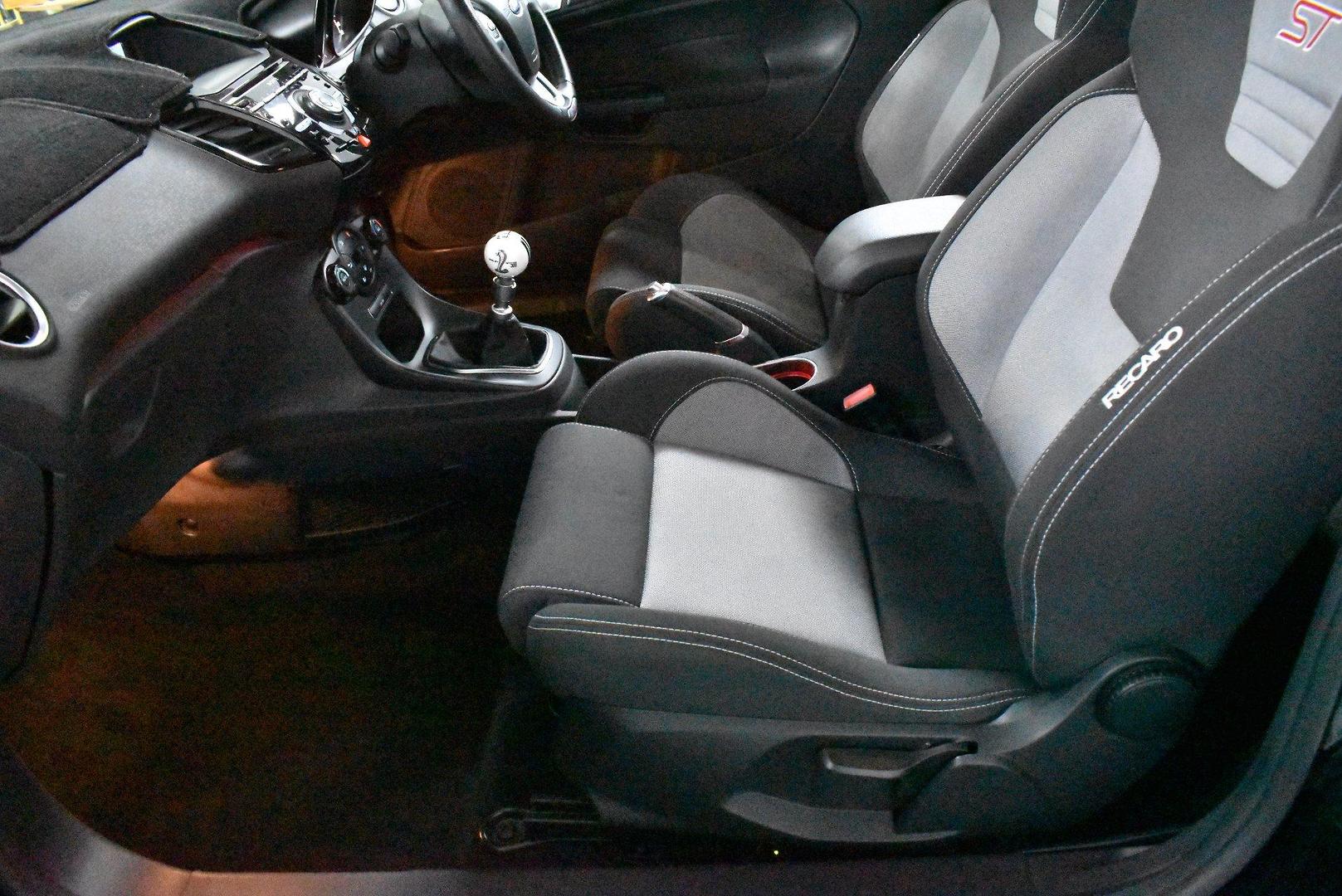 2015 Ford Fiesta ST — photo 7