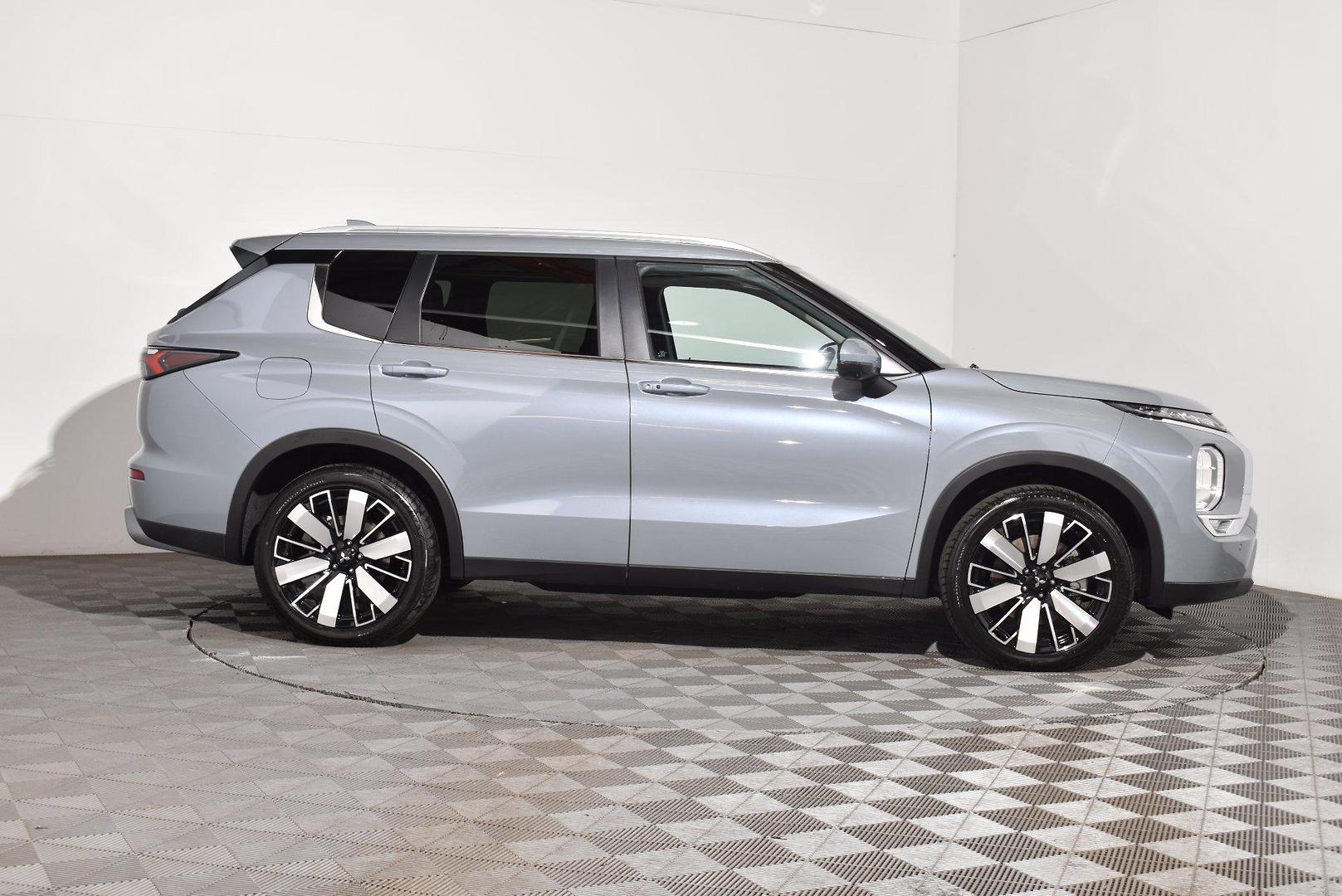 2025 Mitsubishi Outlander Aspire — photo 10