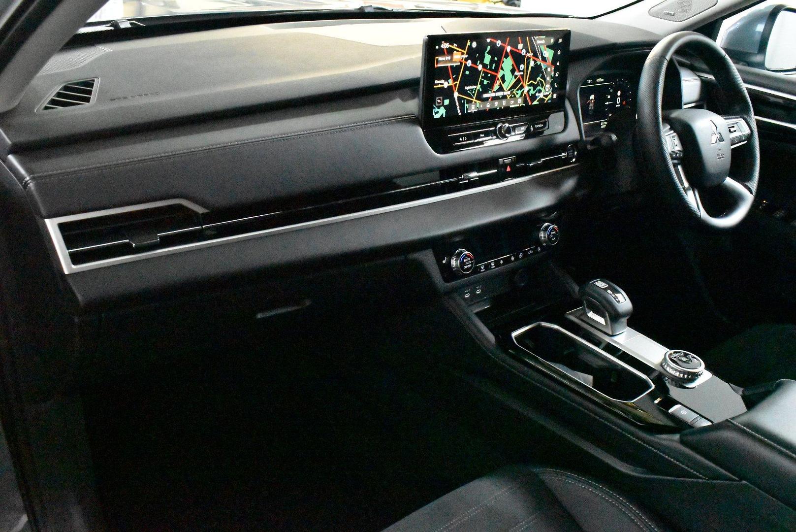 2025 Mitsubishi Outlander Aspire — photo 6