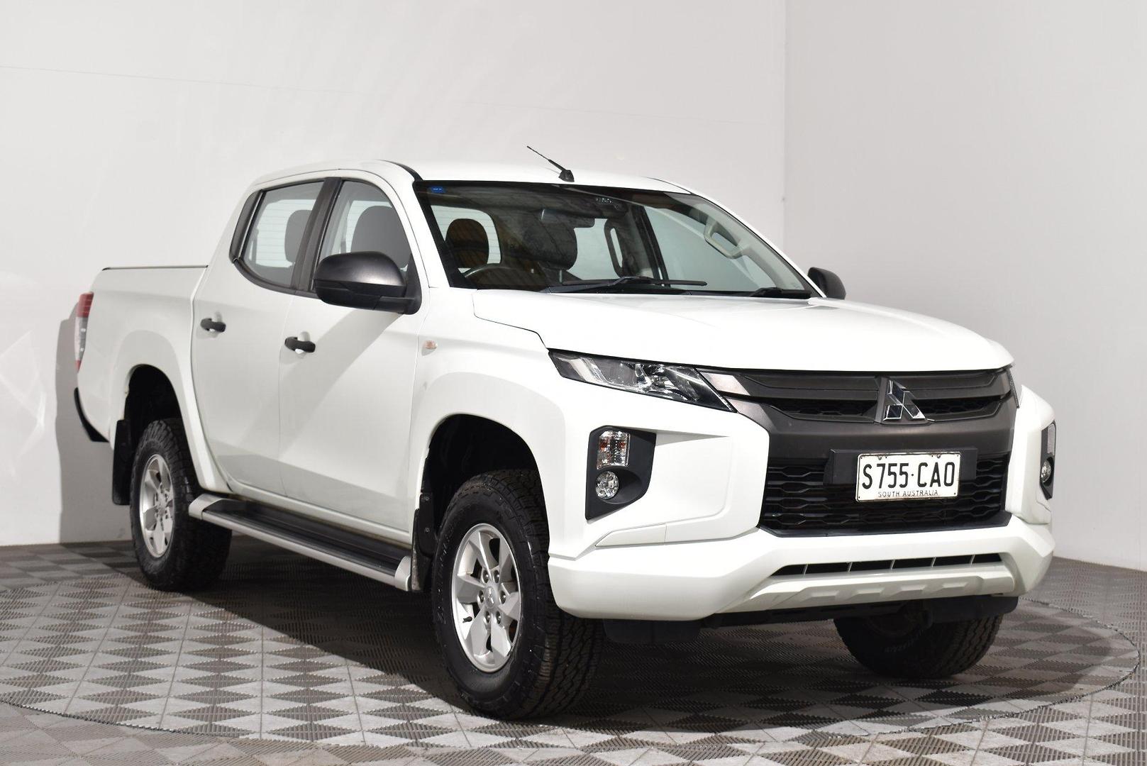 2019 Mitsubishi Triton GLX — photo 1