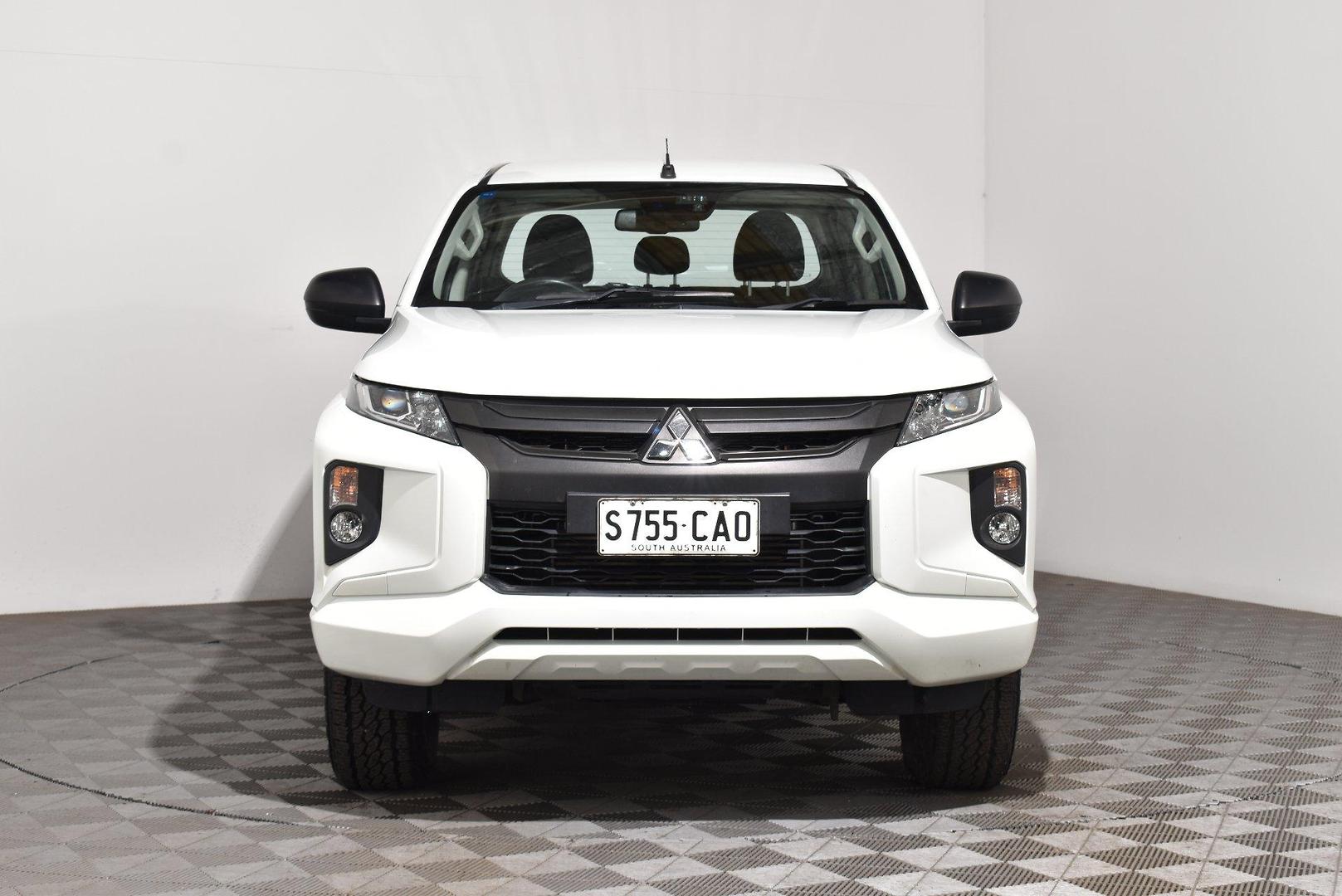 2019 Mitsubishi Triton GLX — photo 3