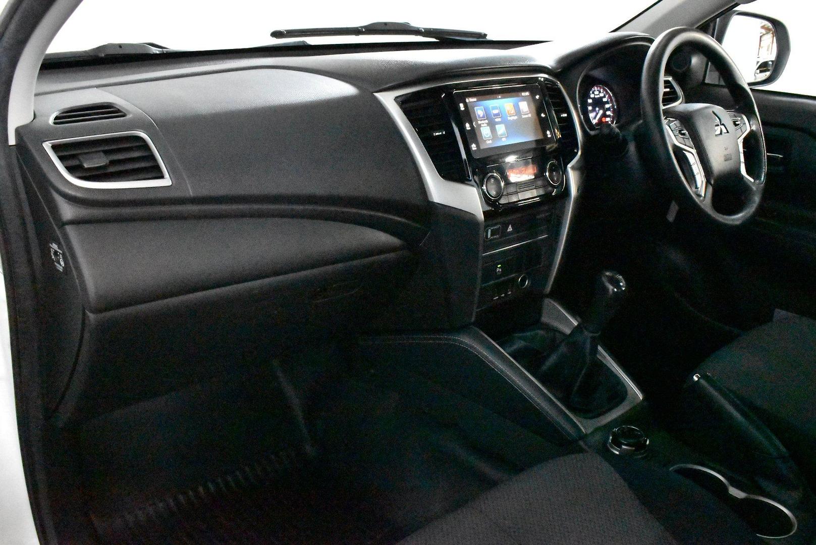2019 Mitsubishi Triton GLX — photo 6