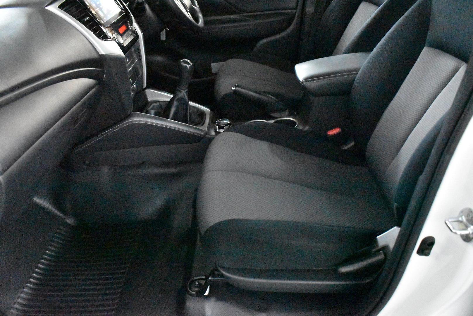 2019 Mitsubishi Triton GLX — photo 7