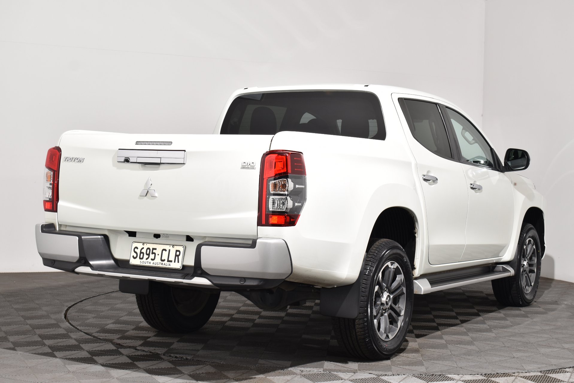 2021 Mitsubishi Triton GLXR — photo 13