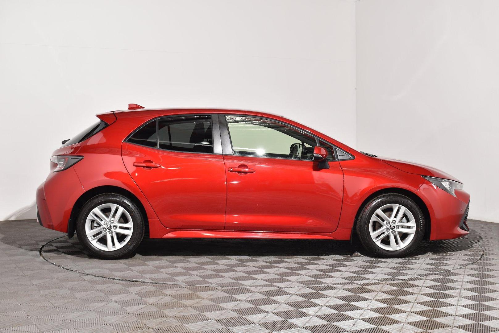 2019 Toyota Corolla SX — photo 10