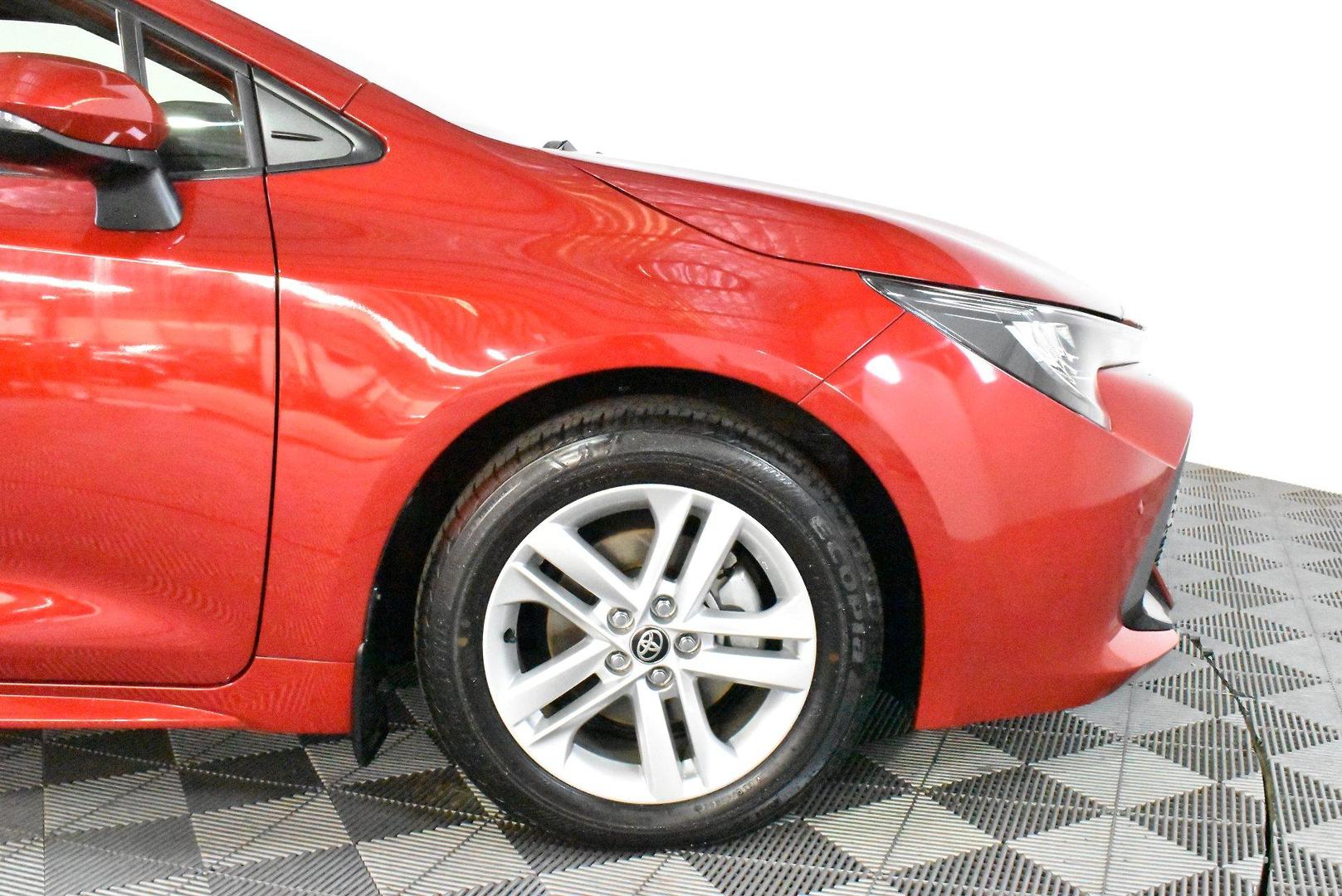 2019 Toyota Corolla SX — photo 18
