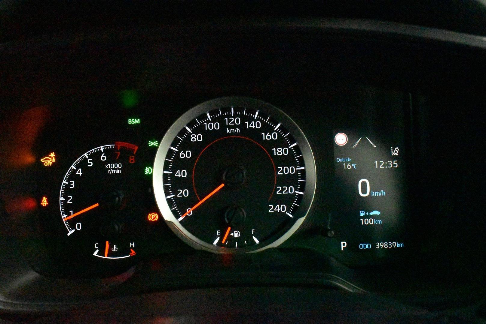 2019 Toyota Corolla SX — photo 25