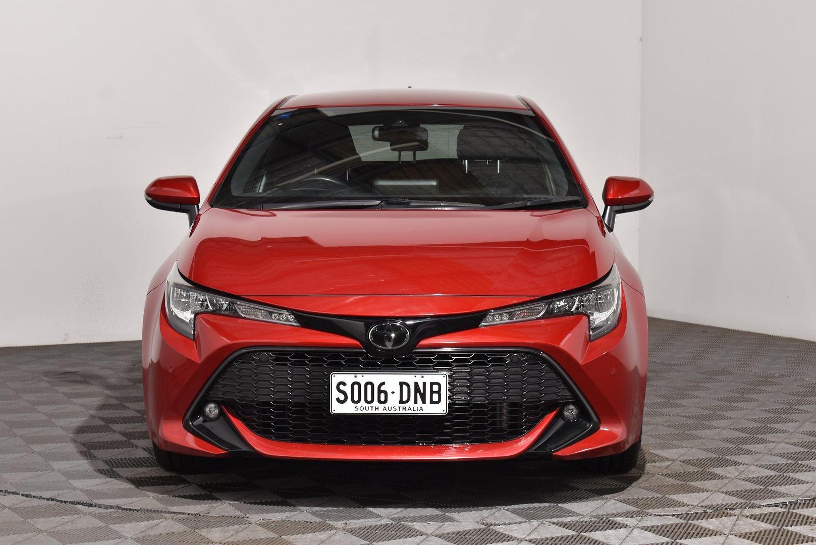 2019 Toyota Corolla SX — photo 3
