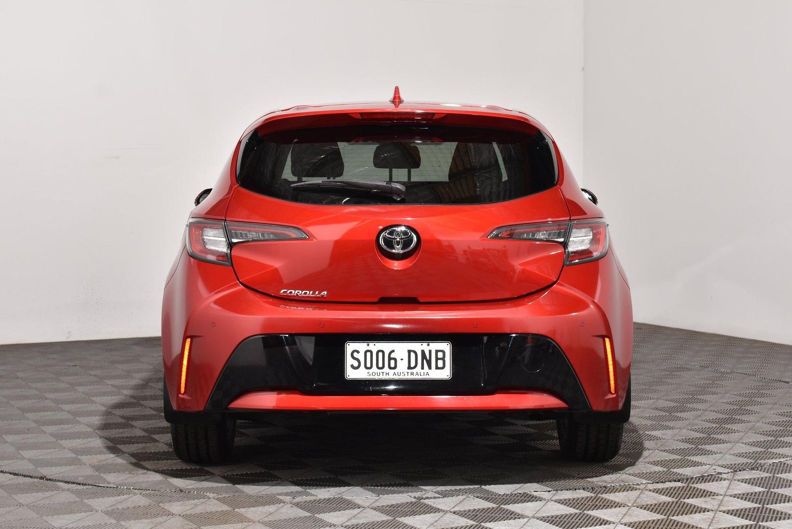 2019 Toyota Corolla SX — photo 4