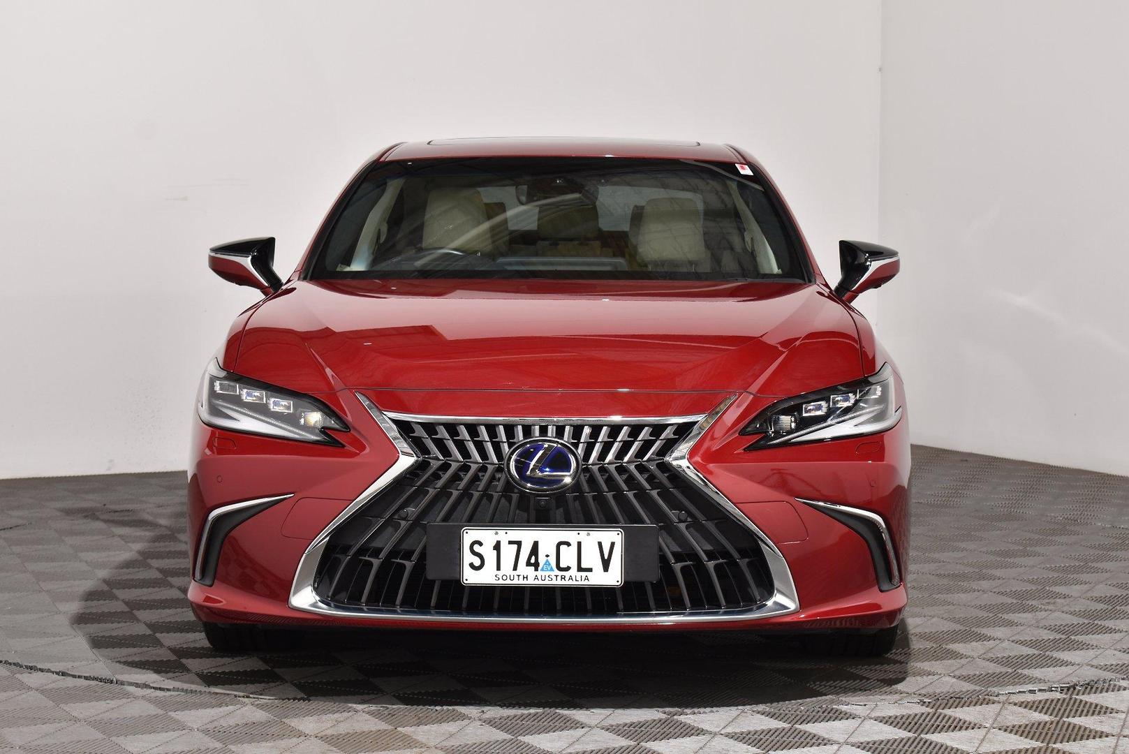 2021 Lexus ES ES300h Sports Luxury — photo 3