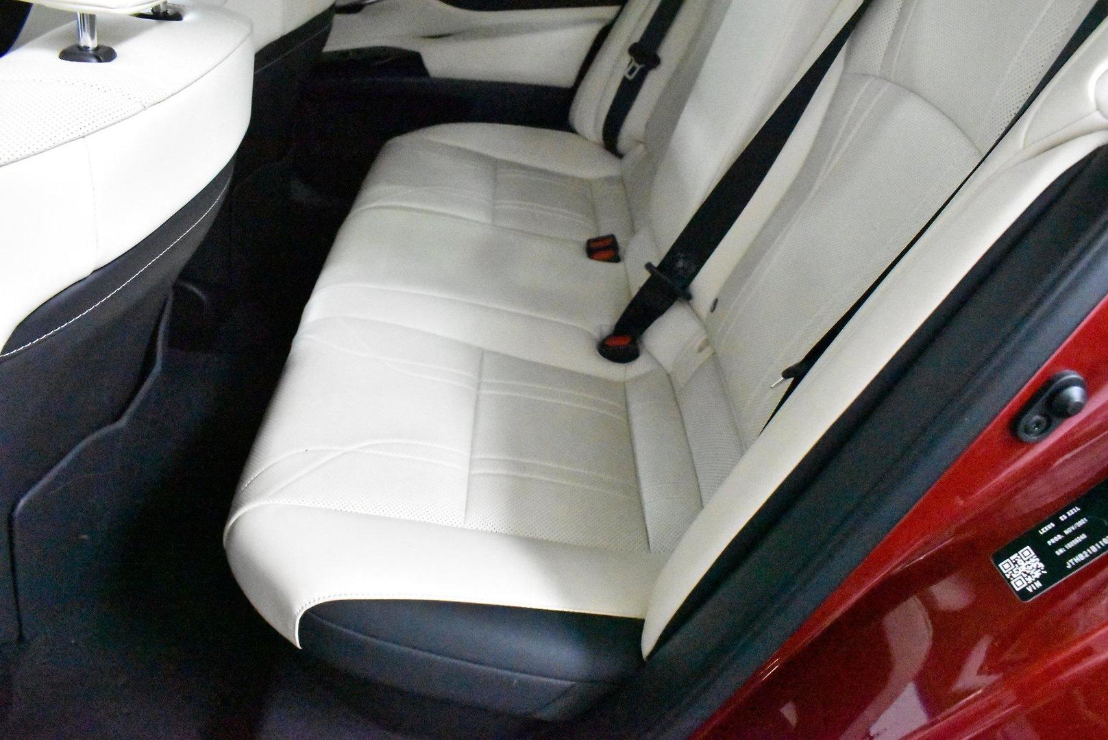 2021 Lexus ES ES300h Sports Luxury — photo 8