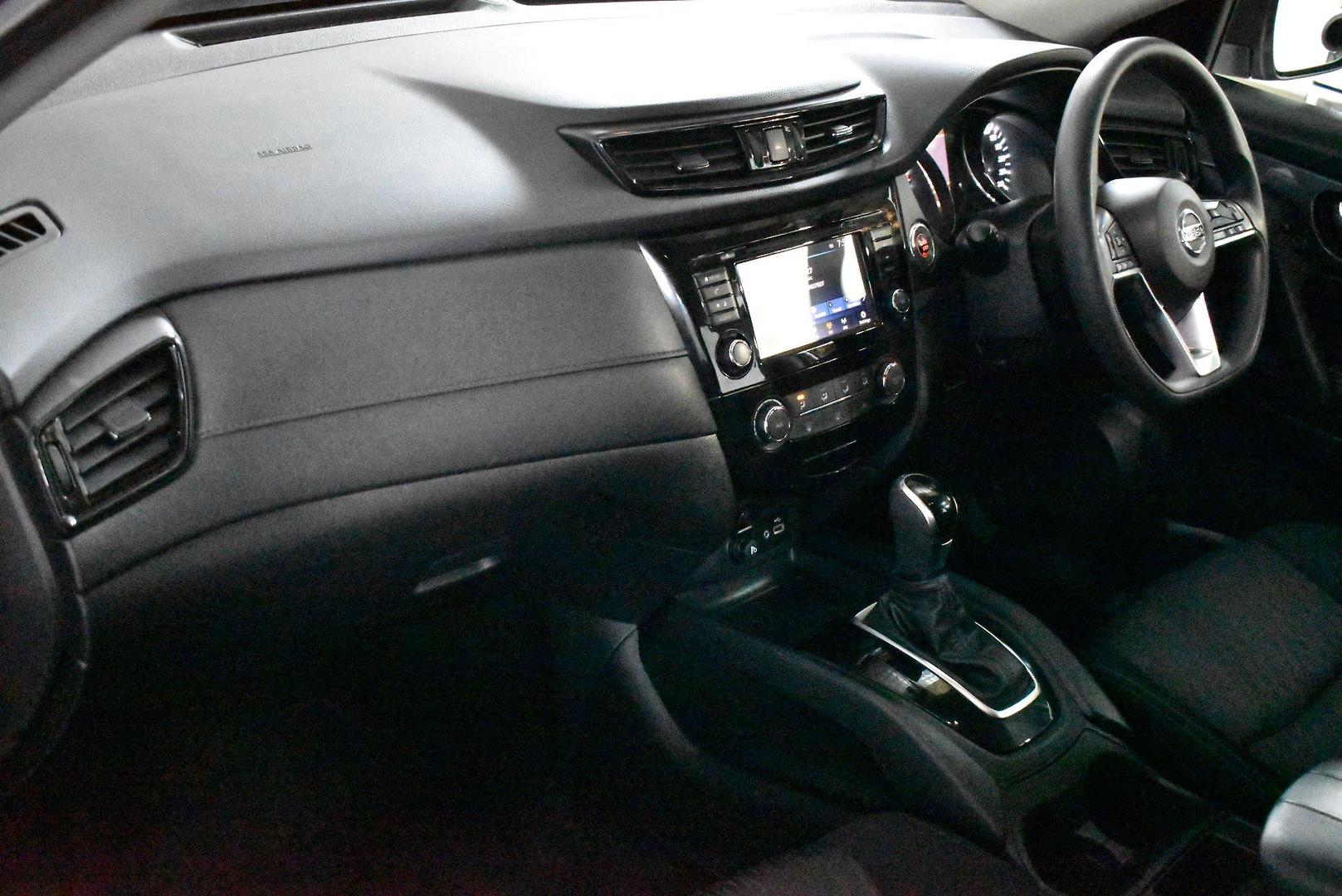 2021 Nissan X-TRAIL ST — photo 6