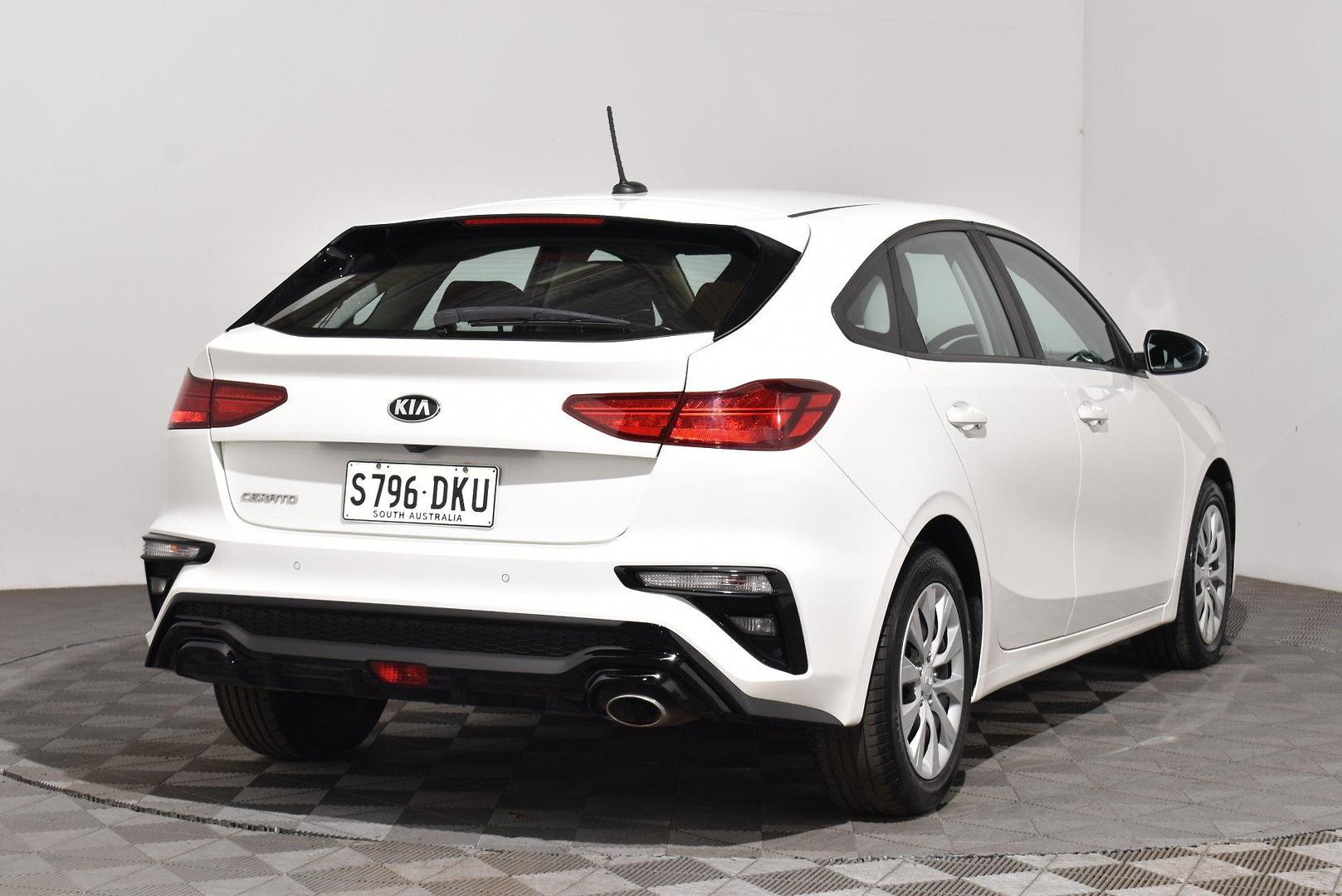 2018 Kia Cerato S — photo 14