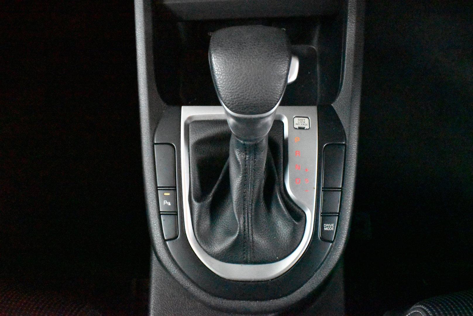 2018 Kia Cerato S — photo 20